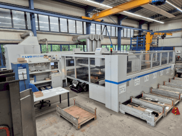 Vista frontale della macchina LVD Impuls 4020