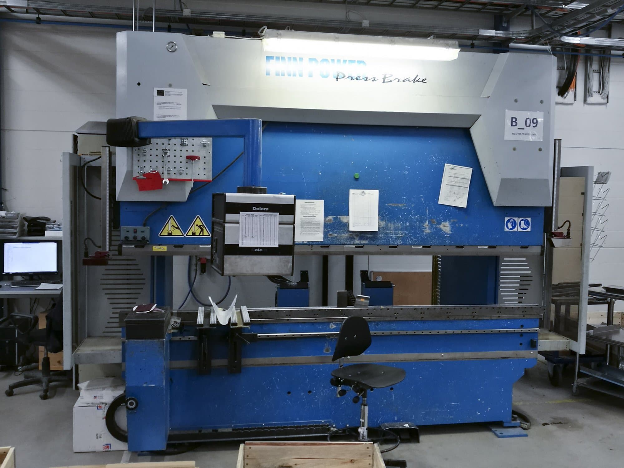 Vista frontale della macchina Finn-Power B 125-3060 GC CL6