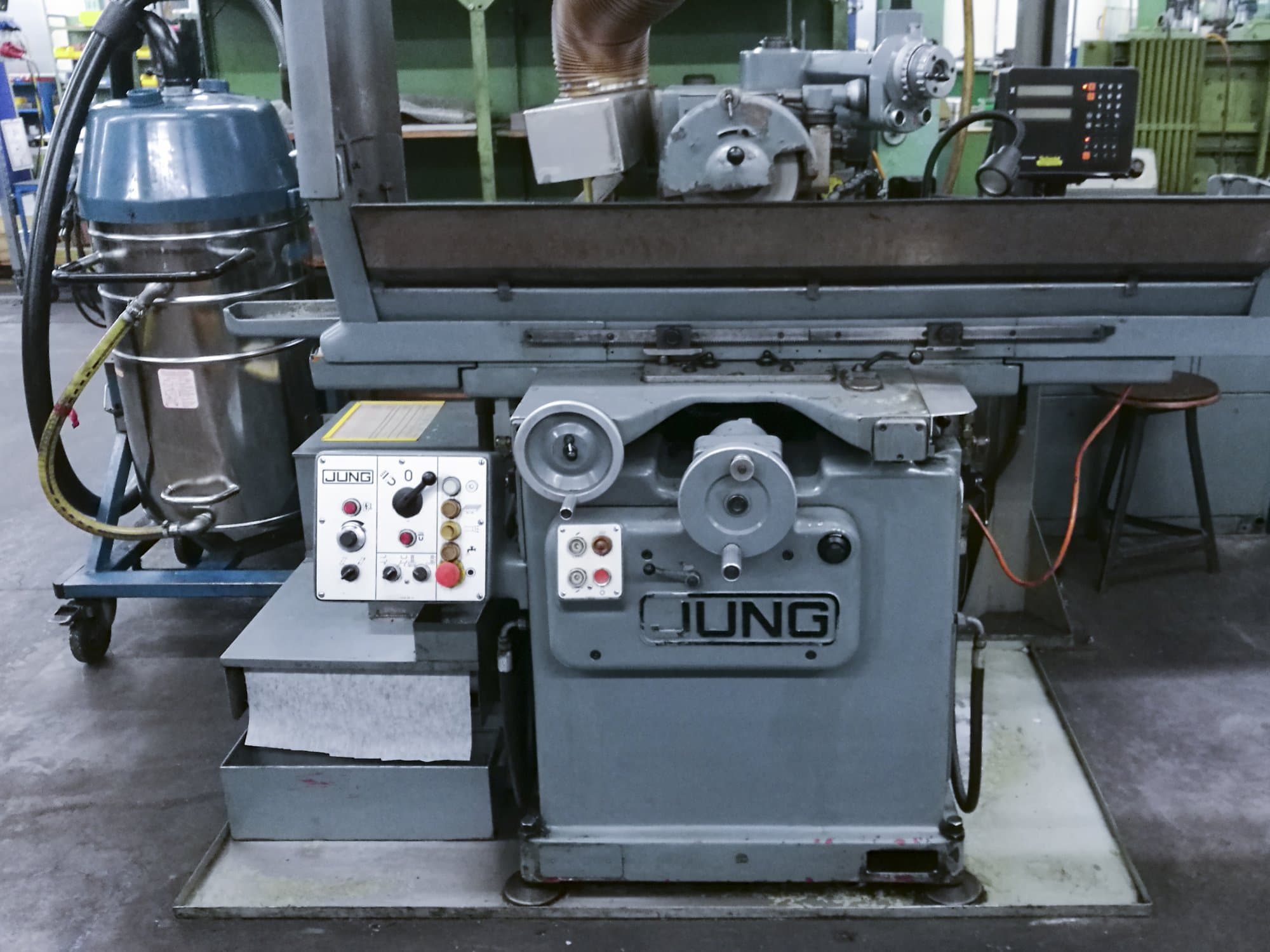 Vista frontale 1 della macchina JUNG HF 50 RD