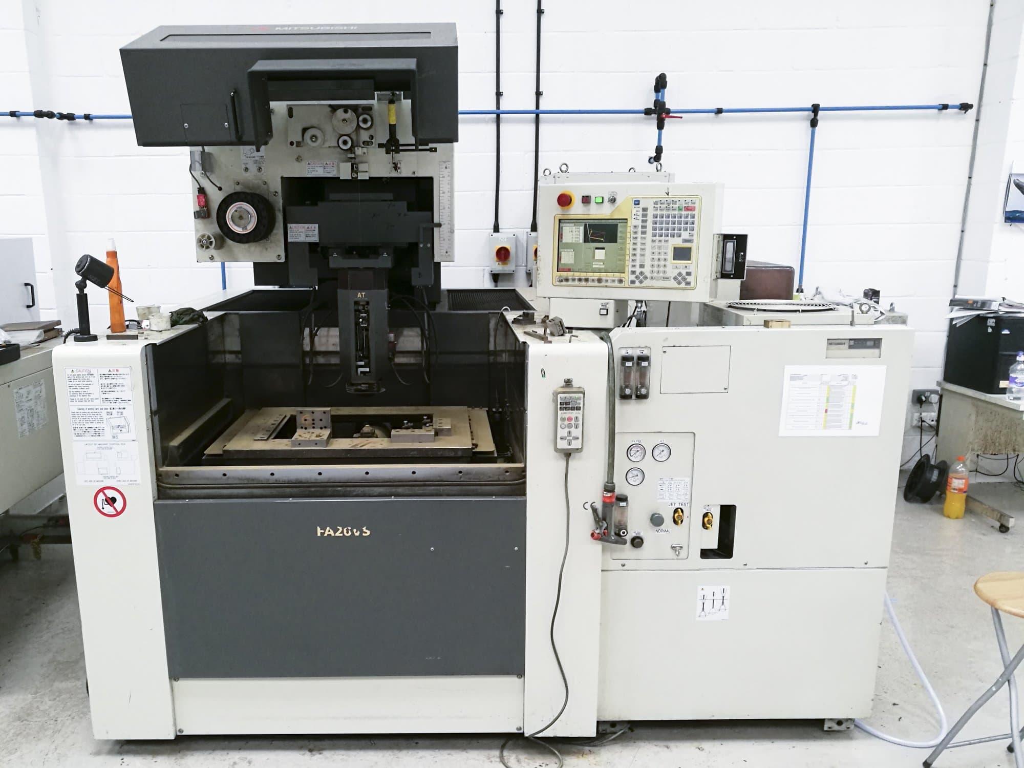 Vista frontale della macchina Mitsubishi Electric FA20-VS
