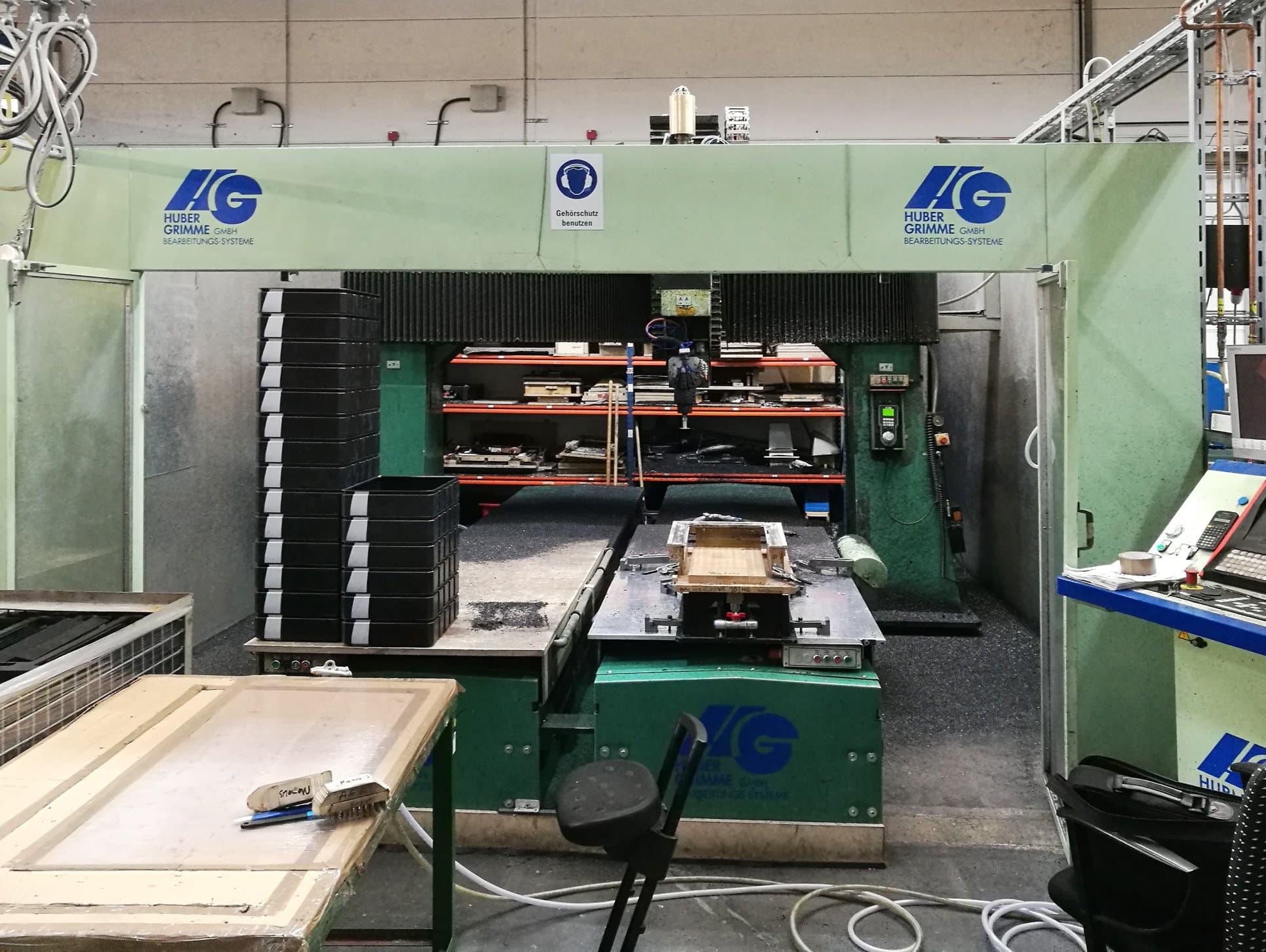 Vista frontale della macchina Huber&Grimme HG3000T