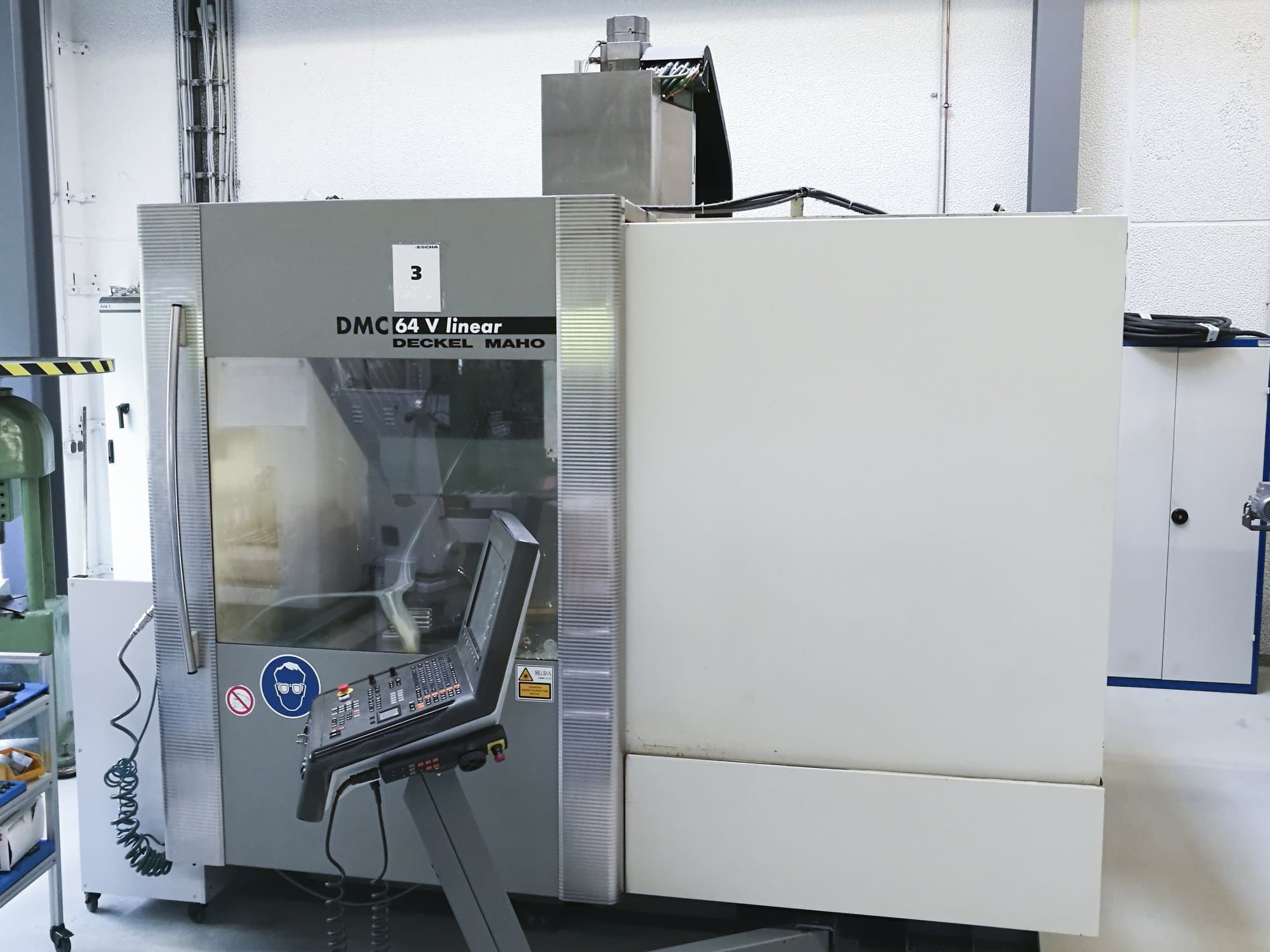 Vista frontale della macchina DMG MORI DMC 64 V linear