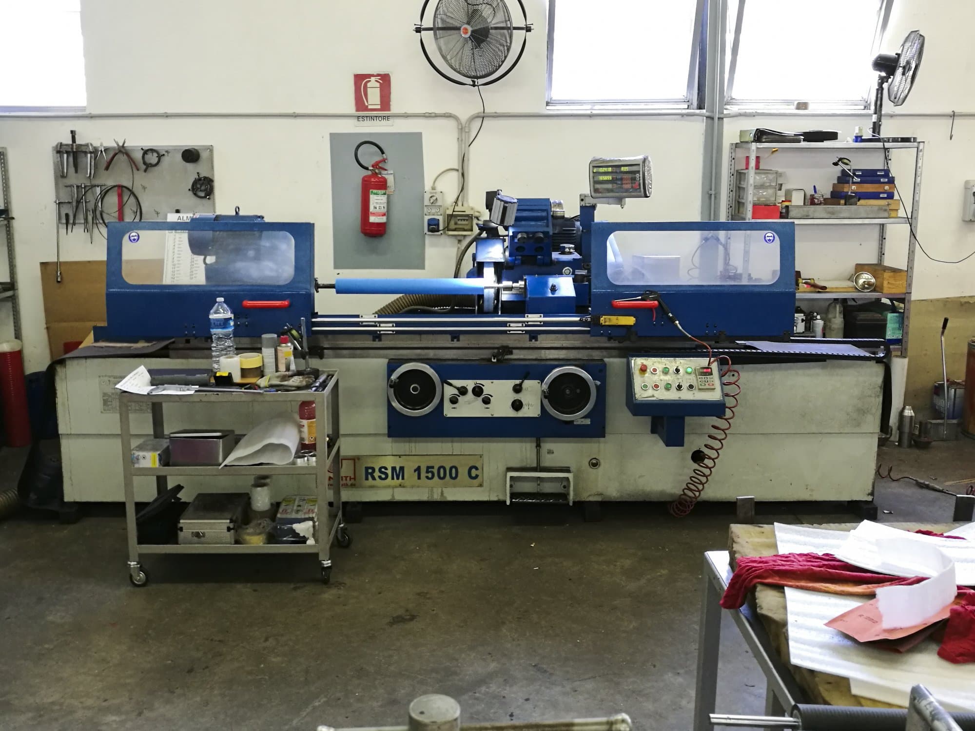 Vista frontale della macchina Knuth RSM 1500 C