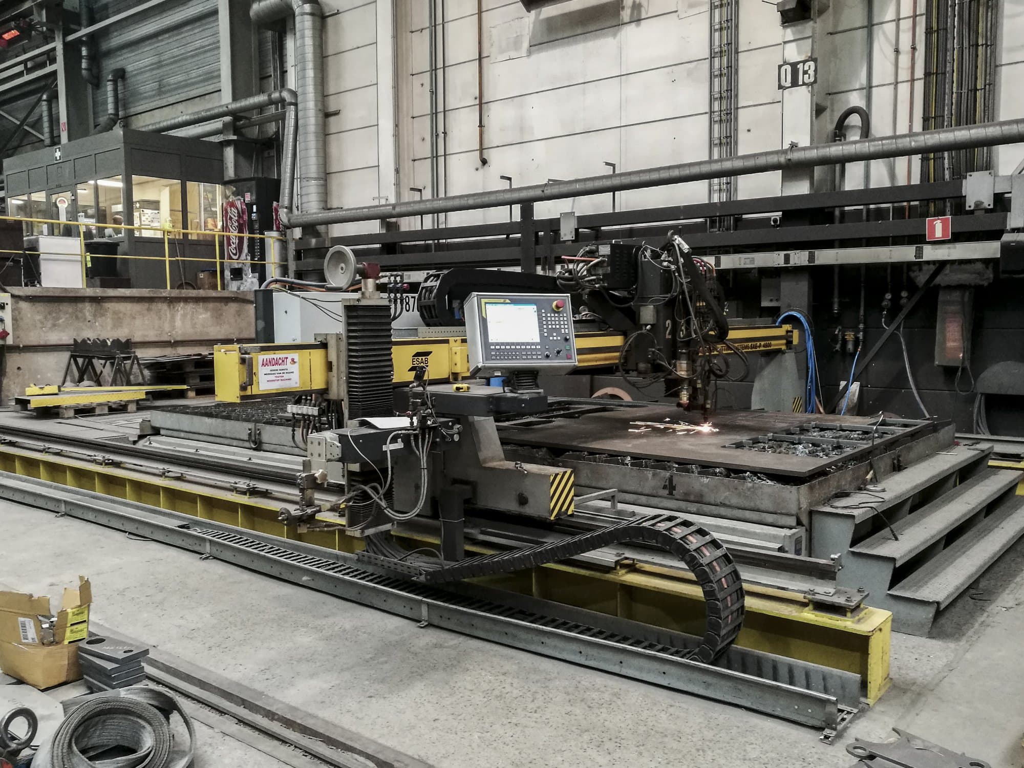 Vista lato destro della macchina ESAB SUPRAREX SXE-P 4500