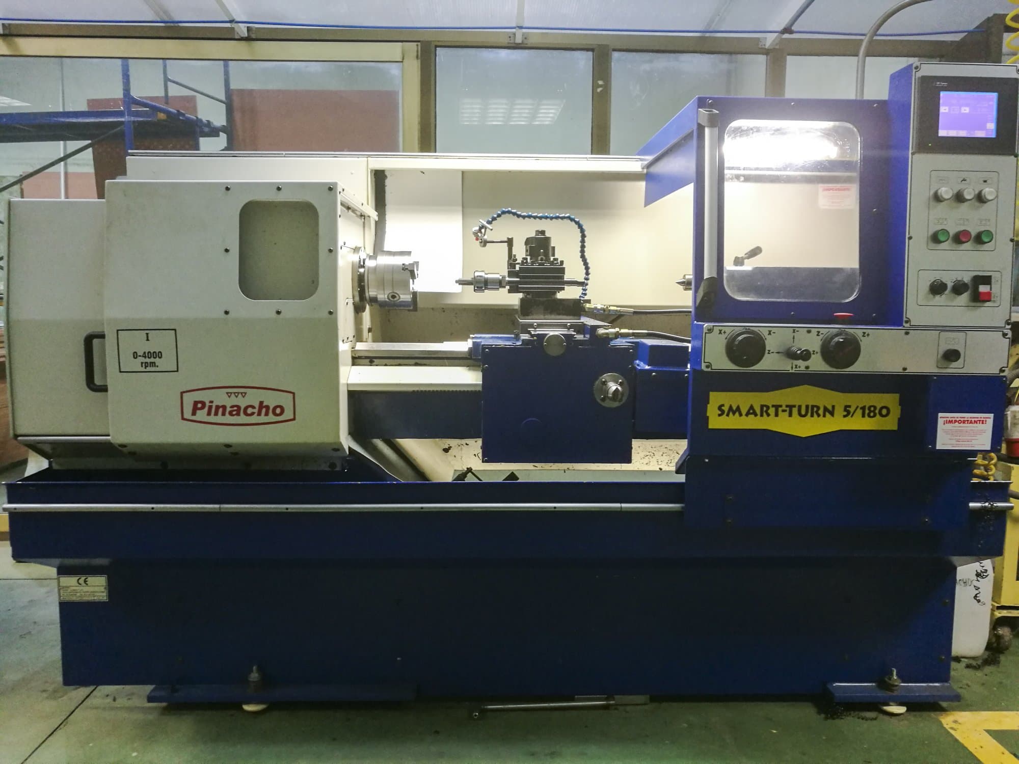 Vista frontale della macchina Pinacho Smart-Turn 5/180