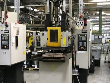 Vista frontale della macchina Kloeckner Desma 956.050