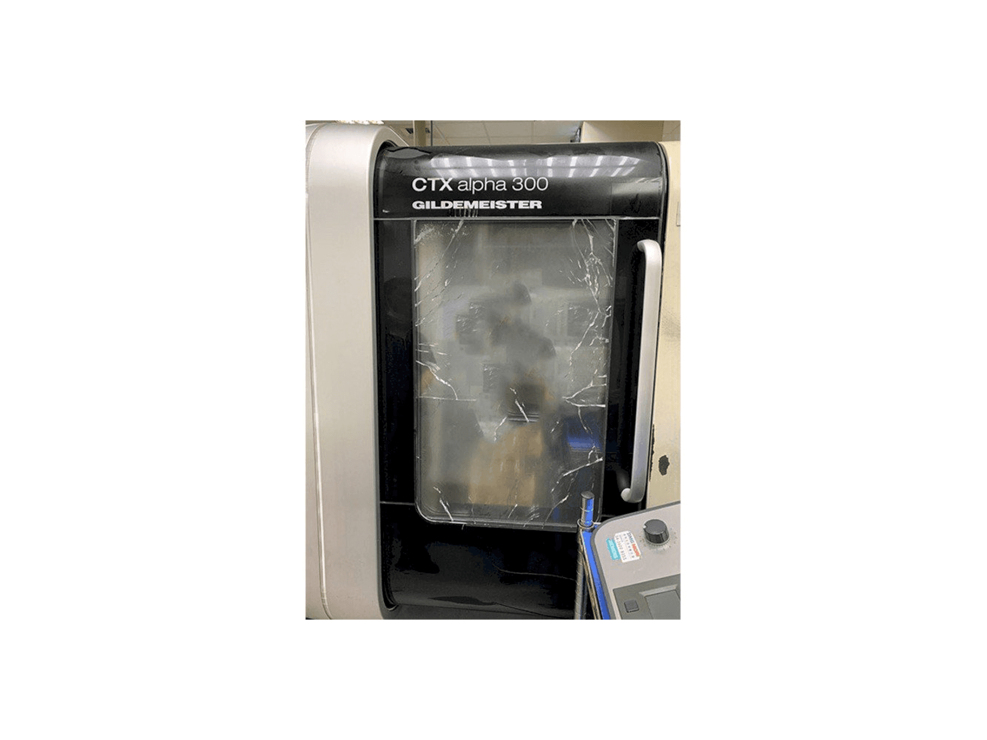 Vista frontale della macchina Gildemeister CTX Alpha 300 V4