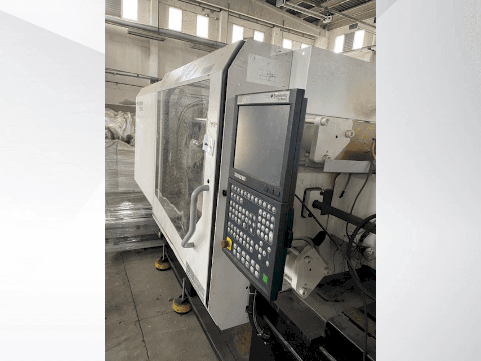 Vista frontale della macchina SUMITOMO SHI DEMAG IntElect 160/520-340 smart
