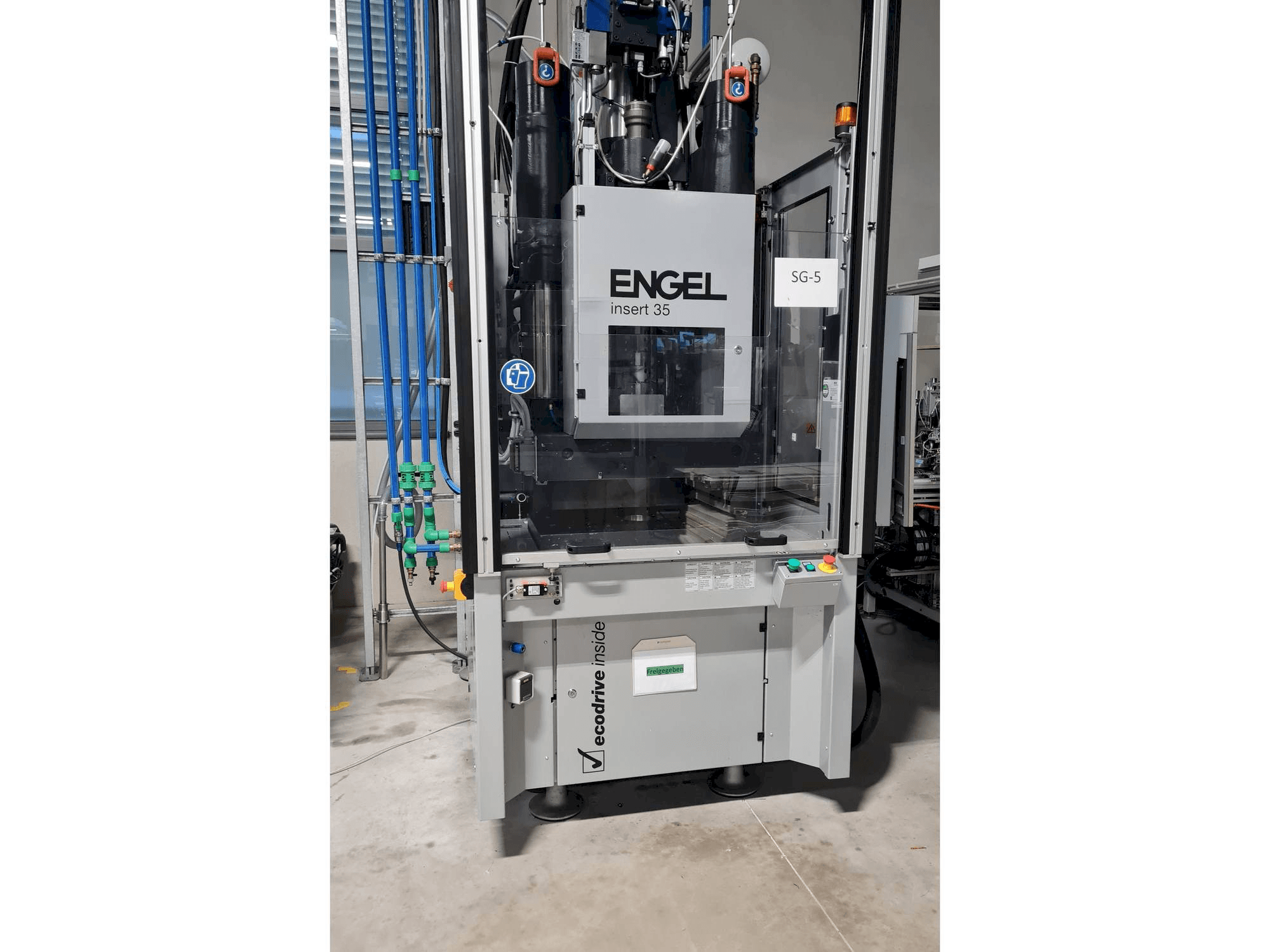 Vista frontale della macchina Engel insert 60V-35 single XS ecodrive