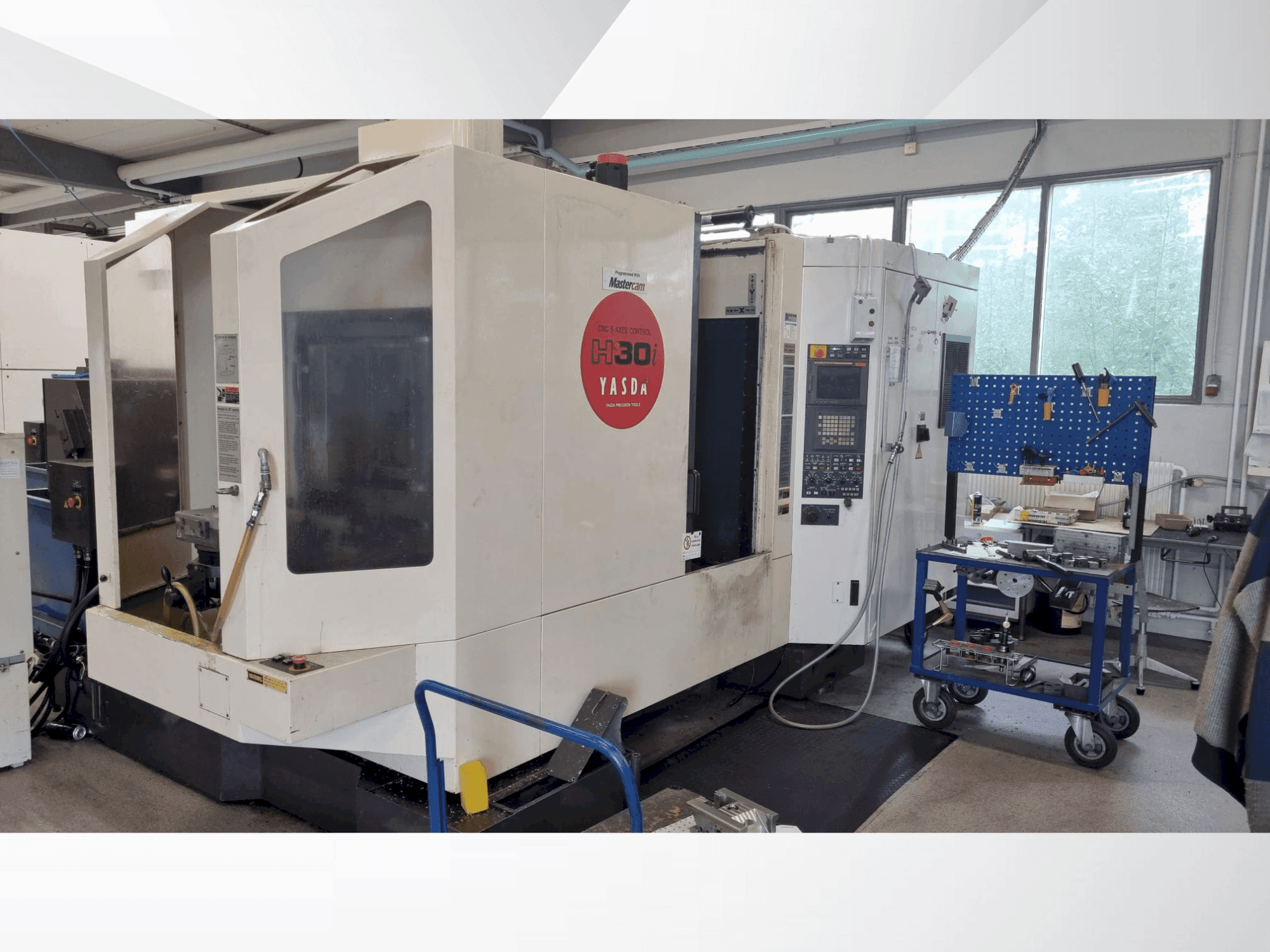 Vista frontale della macchina YASDA H-30i