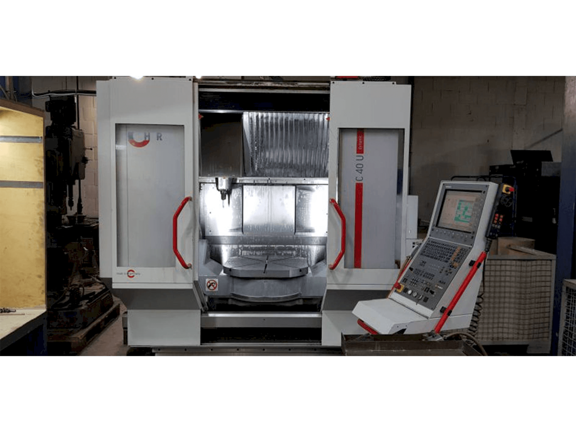 Vista frontale della macchina HERMLE C40 U MT