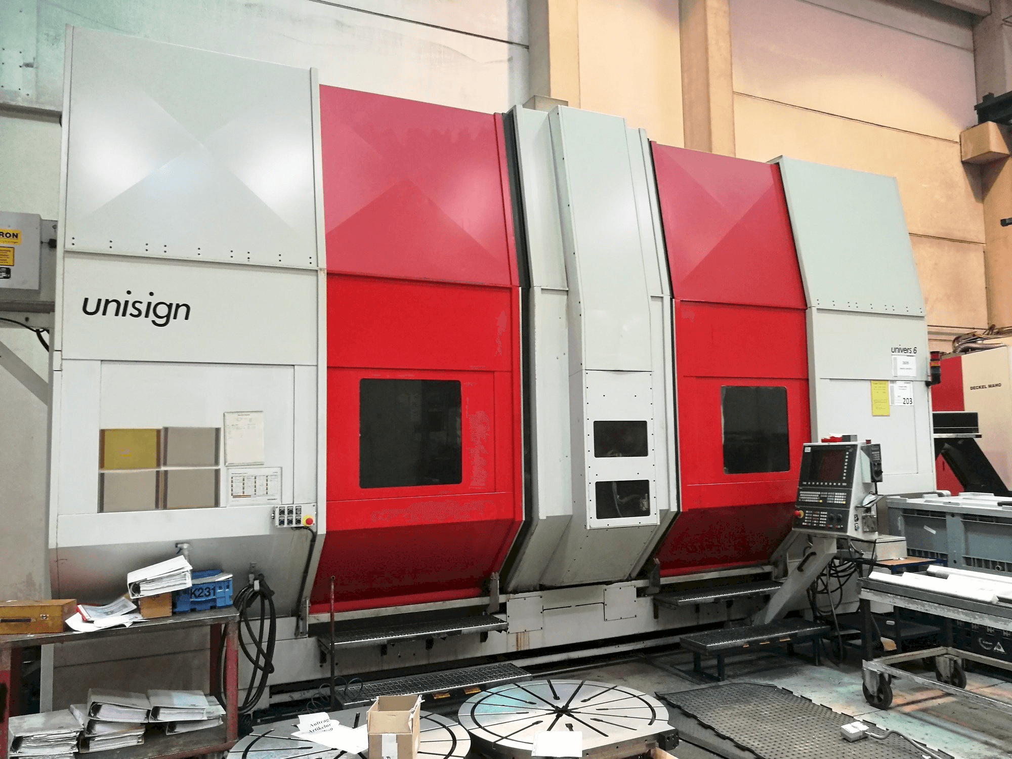 Vista frontale della macchina Unisign Univers 6 C2