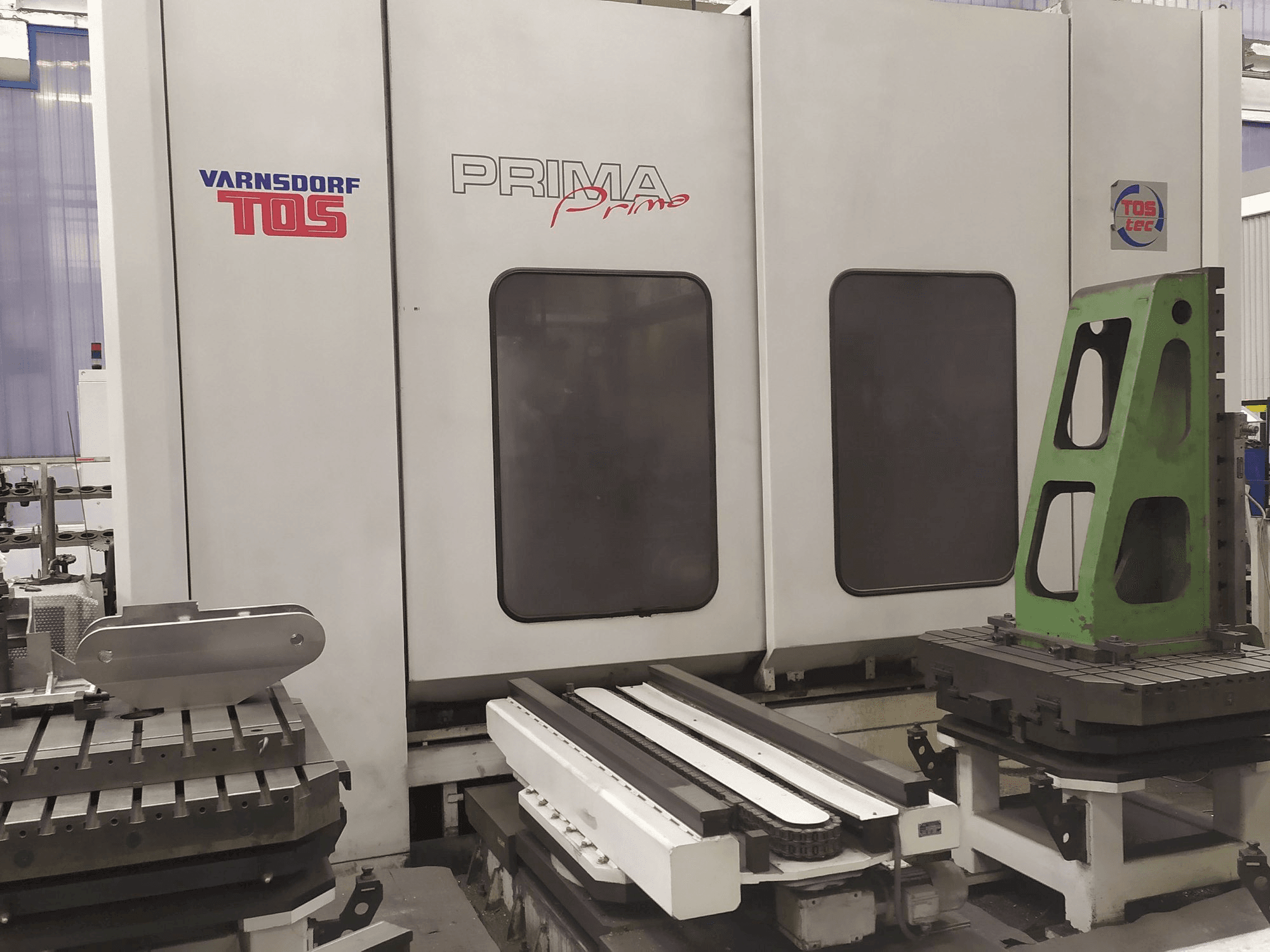 Vista frontale della macchina TOS Prima