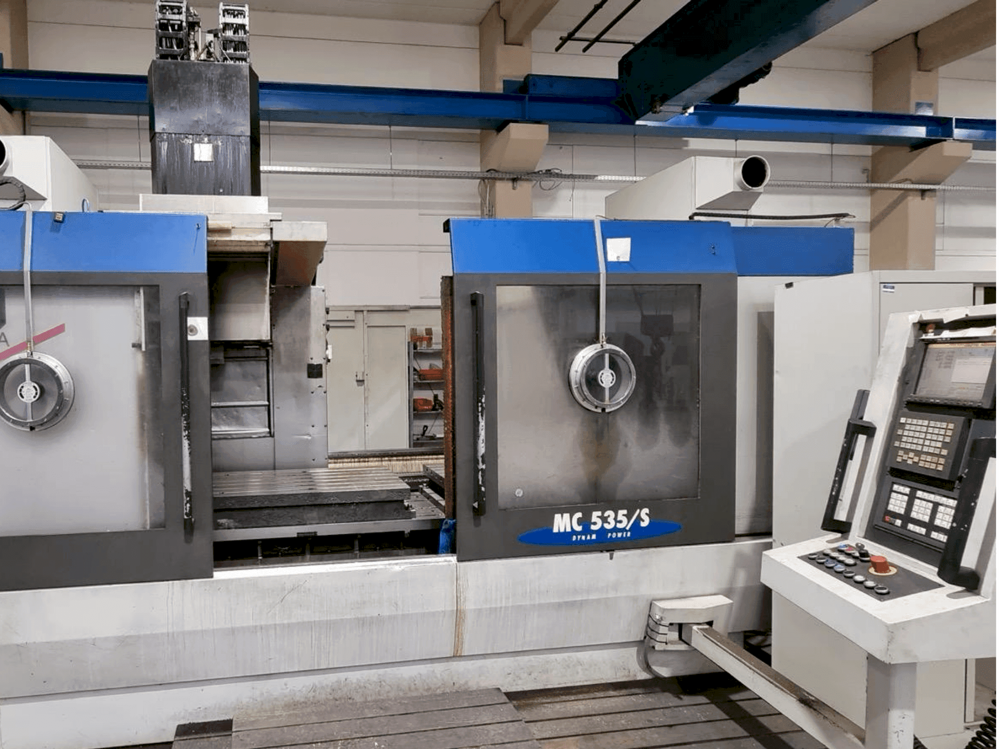 Vista frontale della macchina STAMA MC 535