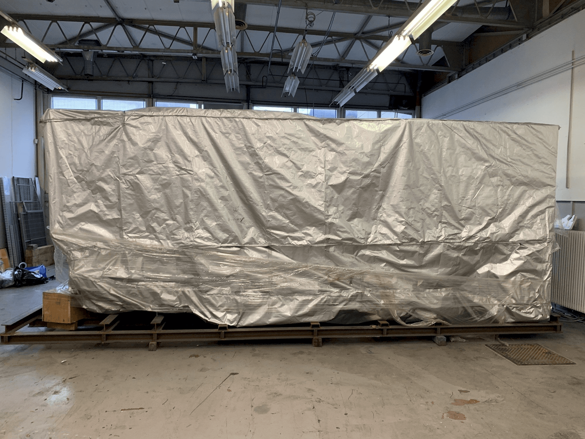 Vista frontale della macchina YCM NH 500A