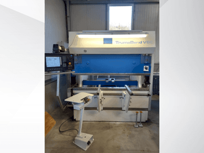 Vista frontale della macchina TRUMPF TrumaBend V85