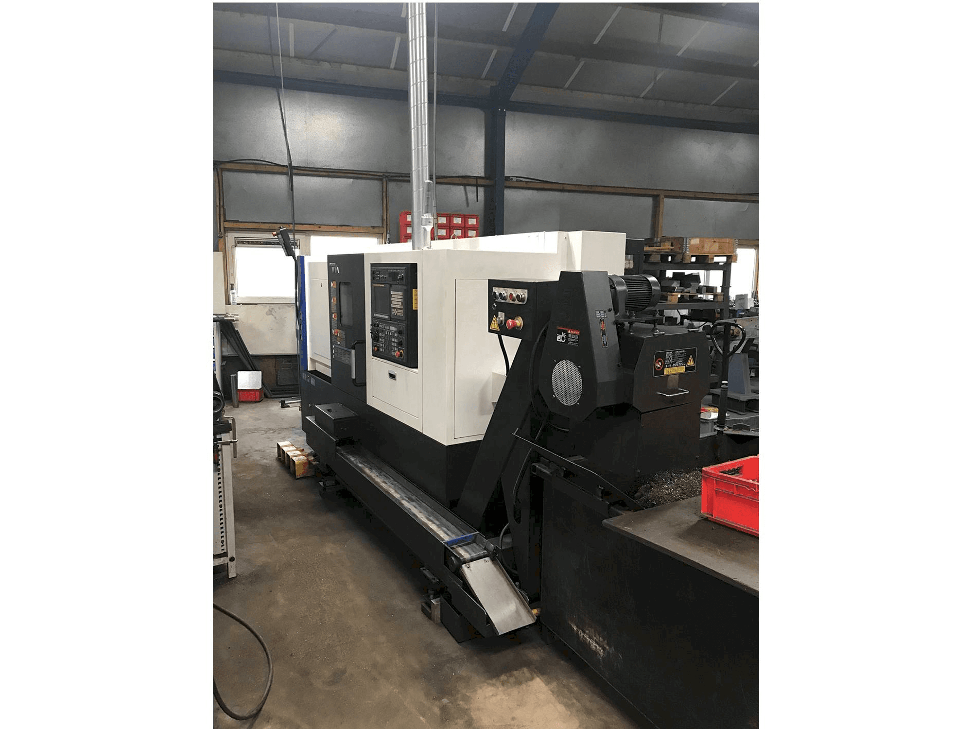 Vista frontale della macchina Hyundai Wia L230LMSA