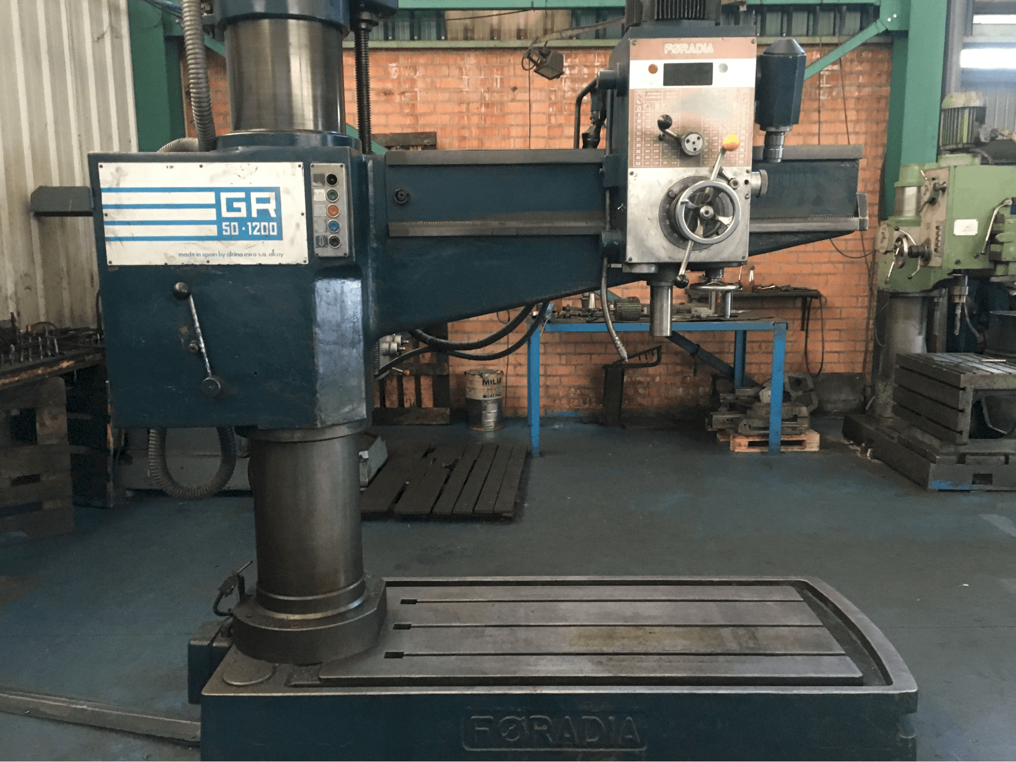 Vista laterale destra della macchina FORADIA GR 50/1200