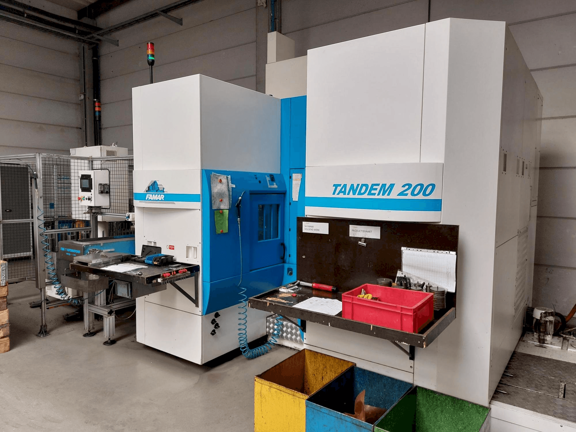 Vista frontale della macchina Famar Tandem 200