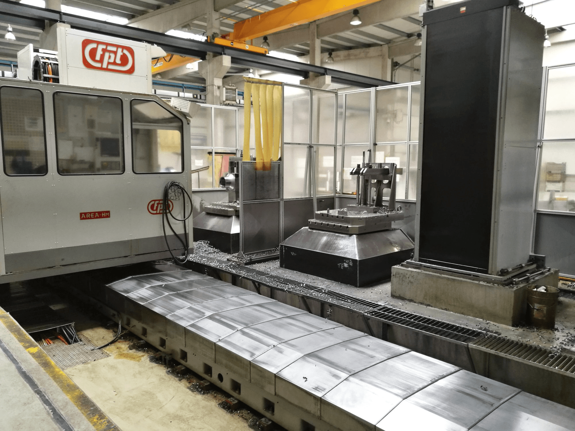 Vista lato sinistro della macchina FPT AREA M