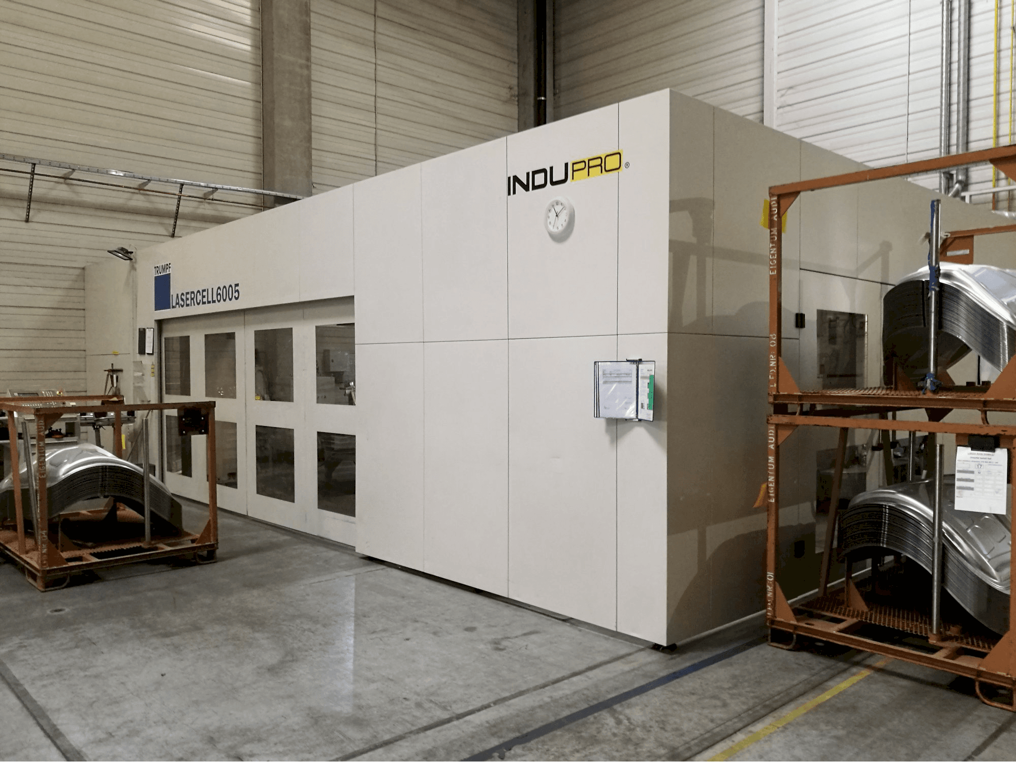 Vista lato destro della macchina Trumpf Lasercell 6005