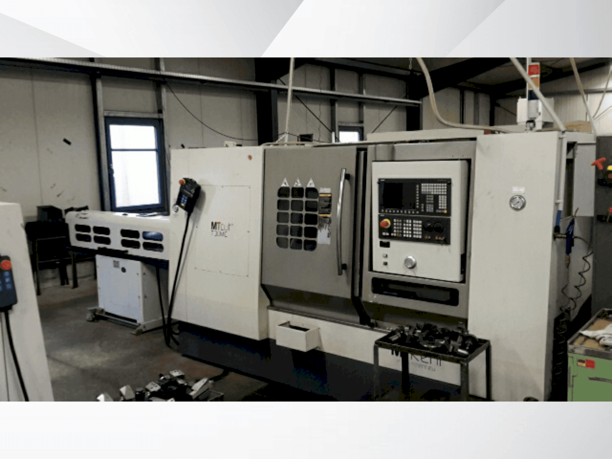 Vista frontale della macchina MTRent T30MC
