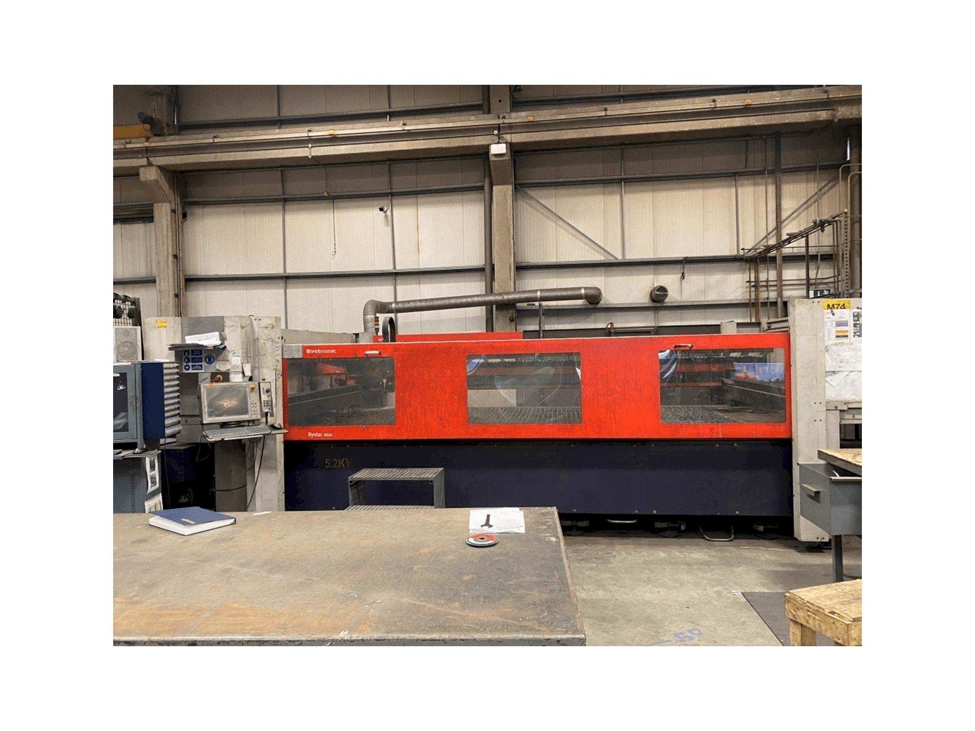 Vista frontale della macchina Bystronic Bystar 4020