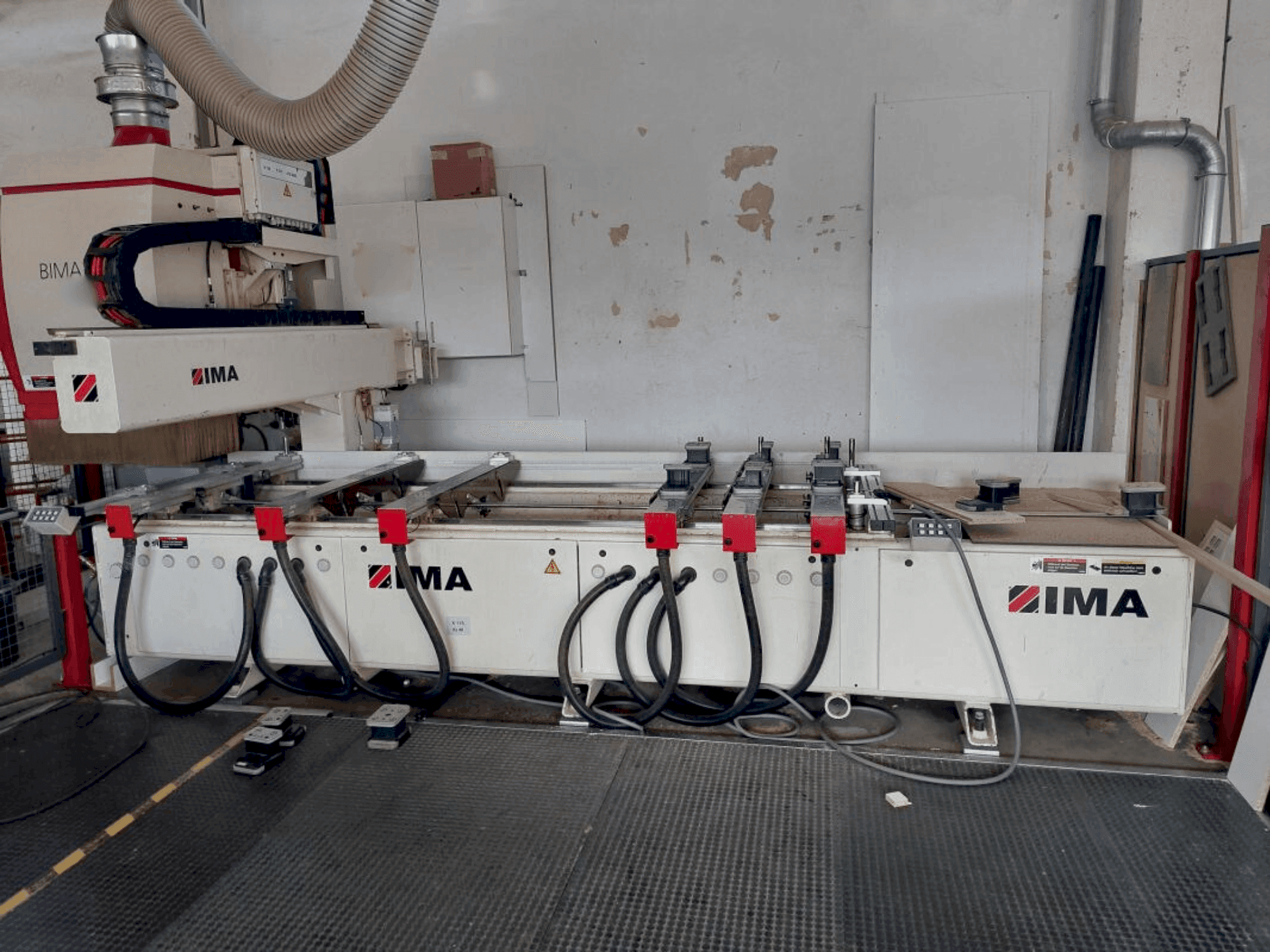 Vista frontale della macchina IMA BIMA 310 120/300