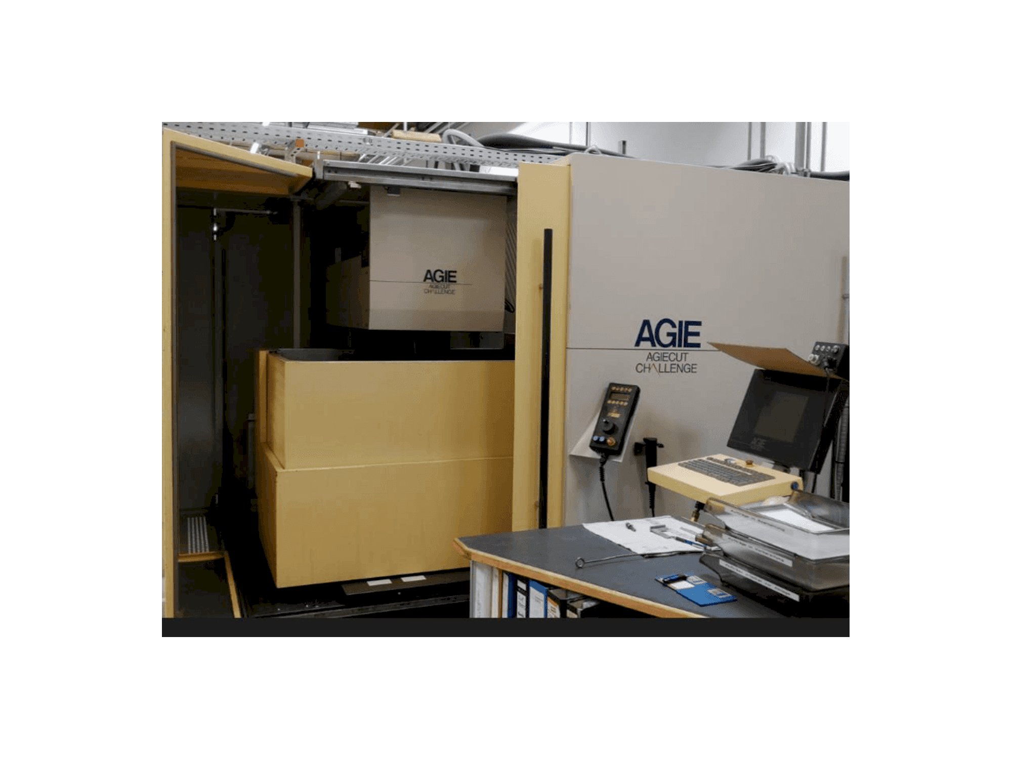 Vista frontale della macchina AGIE AGIECUT CHALLENGE 3