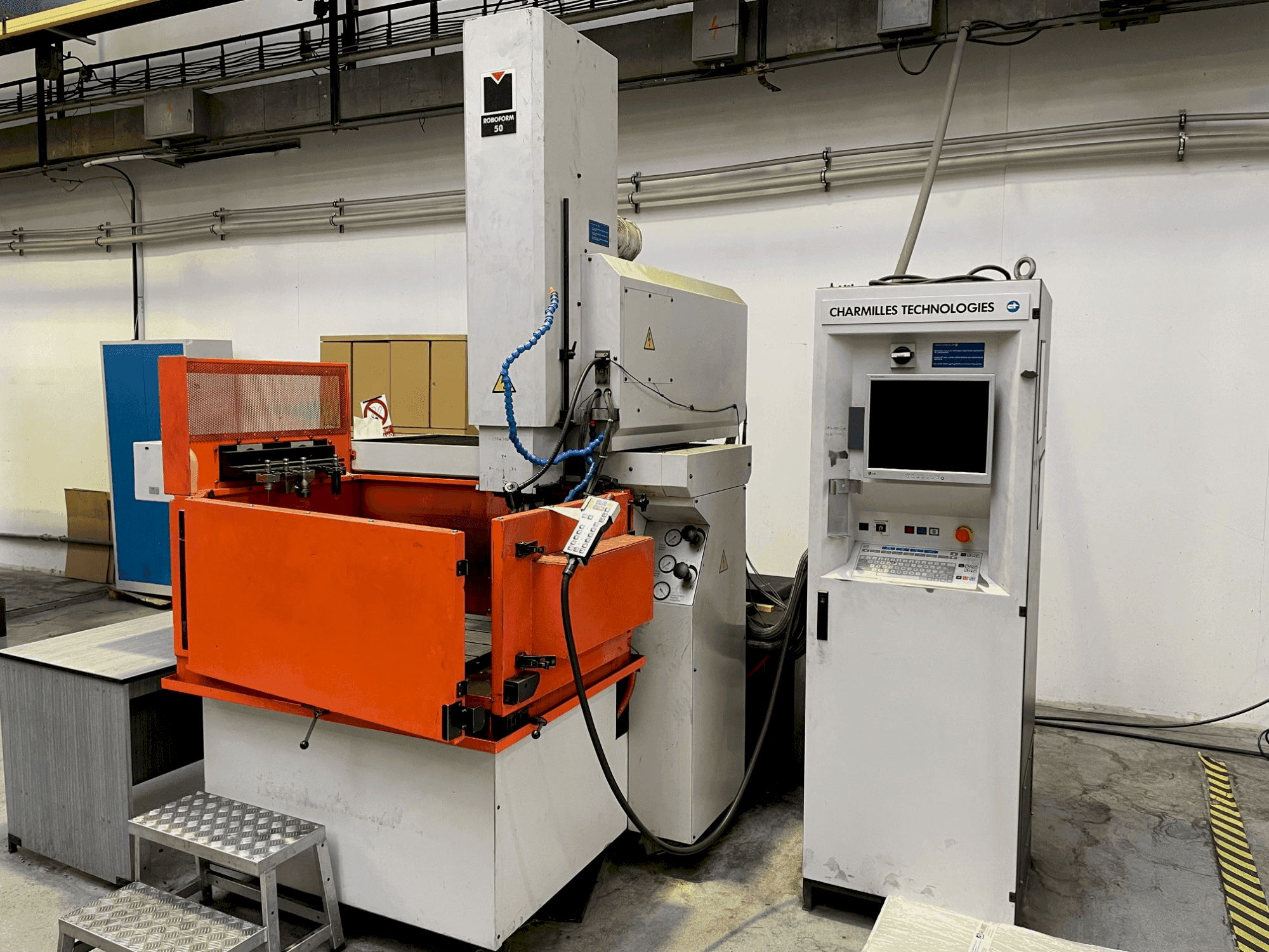 Vista frontale della macchina CHARMILLES Roboform 50