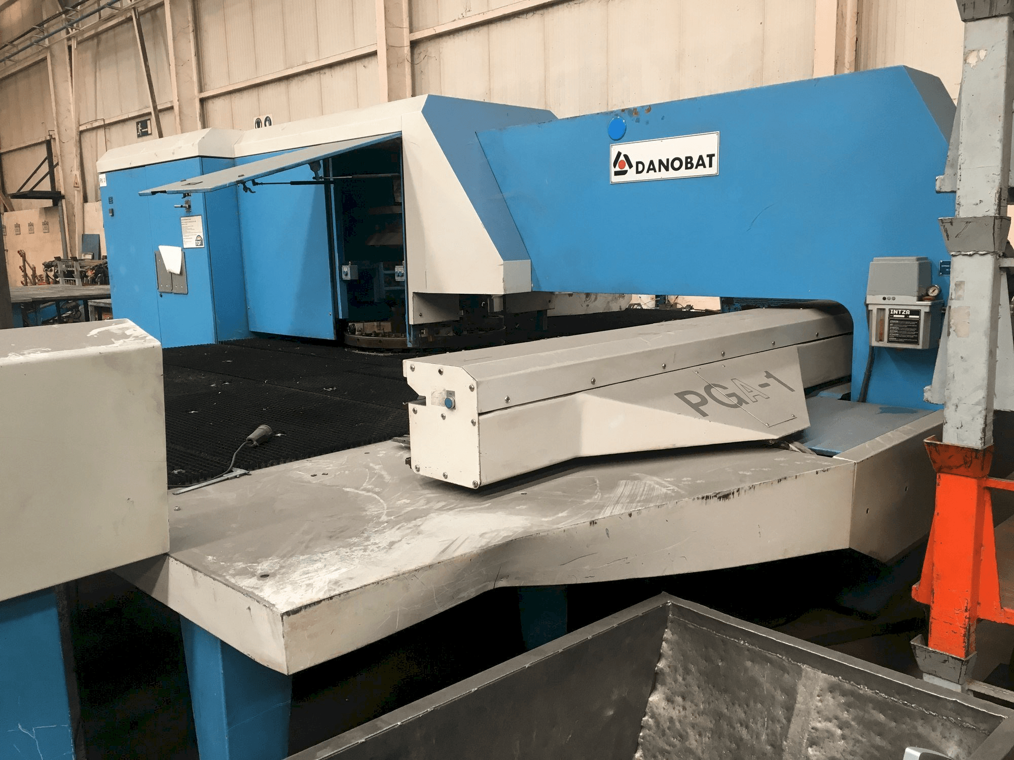 Vista frontale della macchina DANOBAT PGA-1