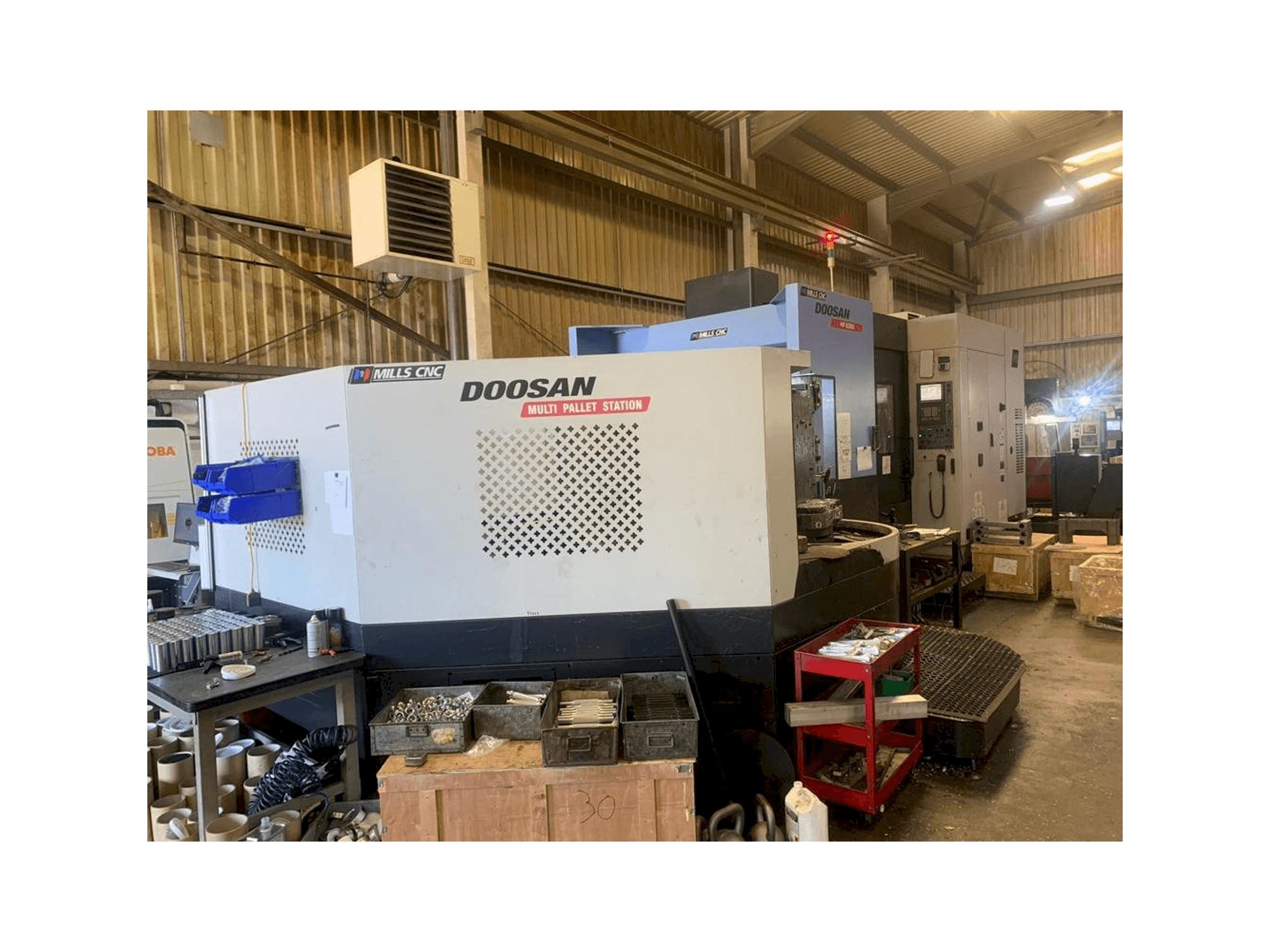 Vista frontale della macchina Doosan HP 6300