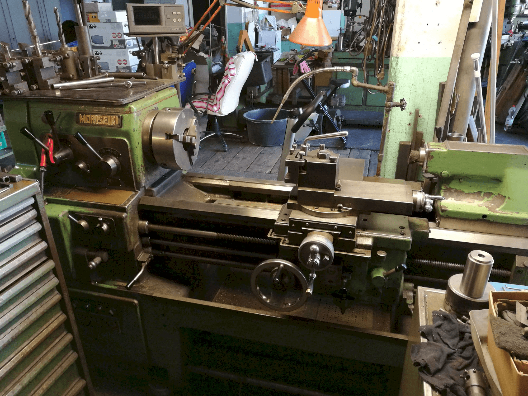 Vista frontale della macchina MORI SEIKI MS 850