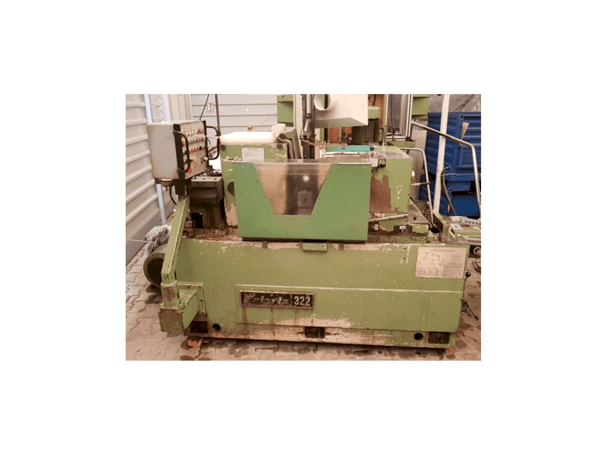 Vista frontale della macchina Estarta 322