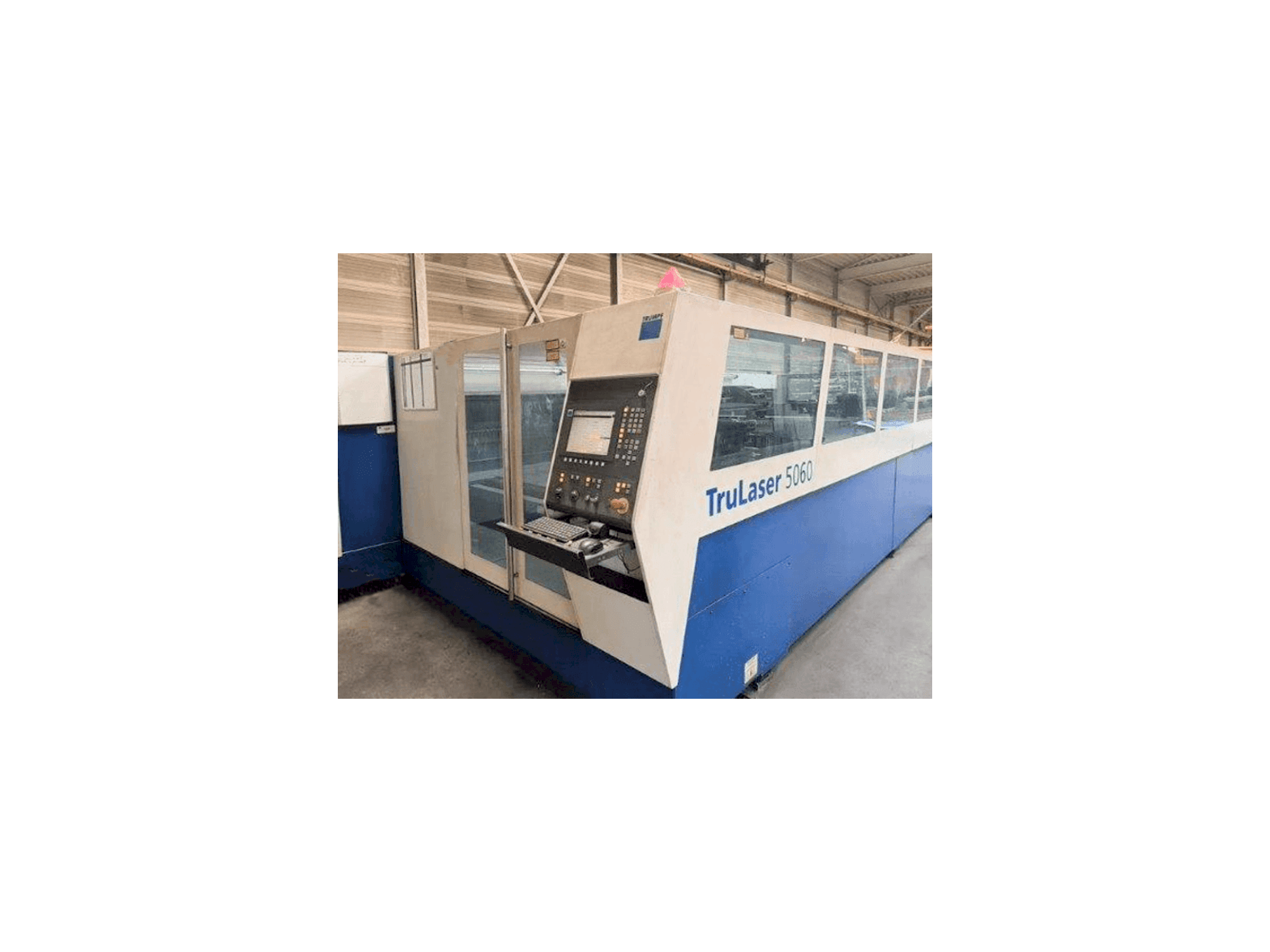 Vista frontale della macchina TRUMPF TruLaser 5060