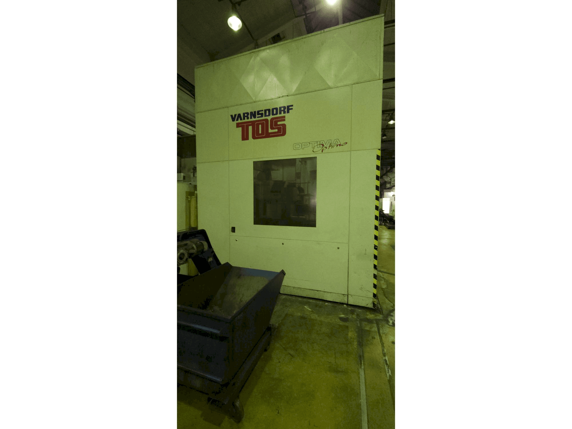 Vista frontale della macchina TOS Optima