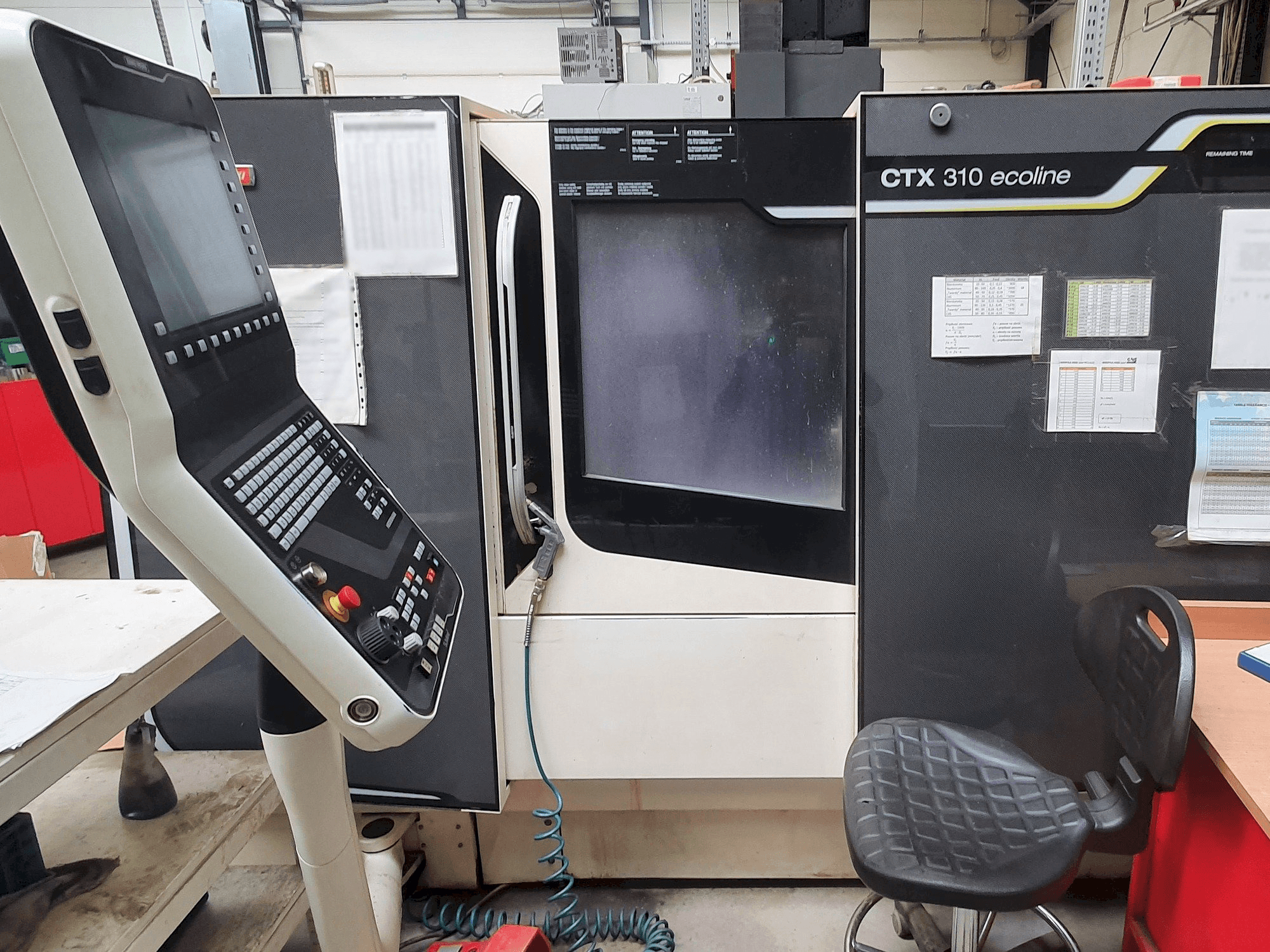 Vista frontale della macchina DMG MORI SEIKI CTX