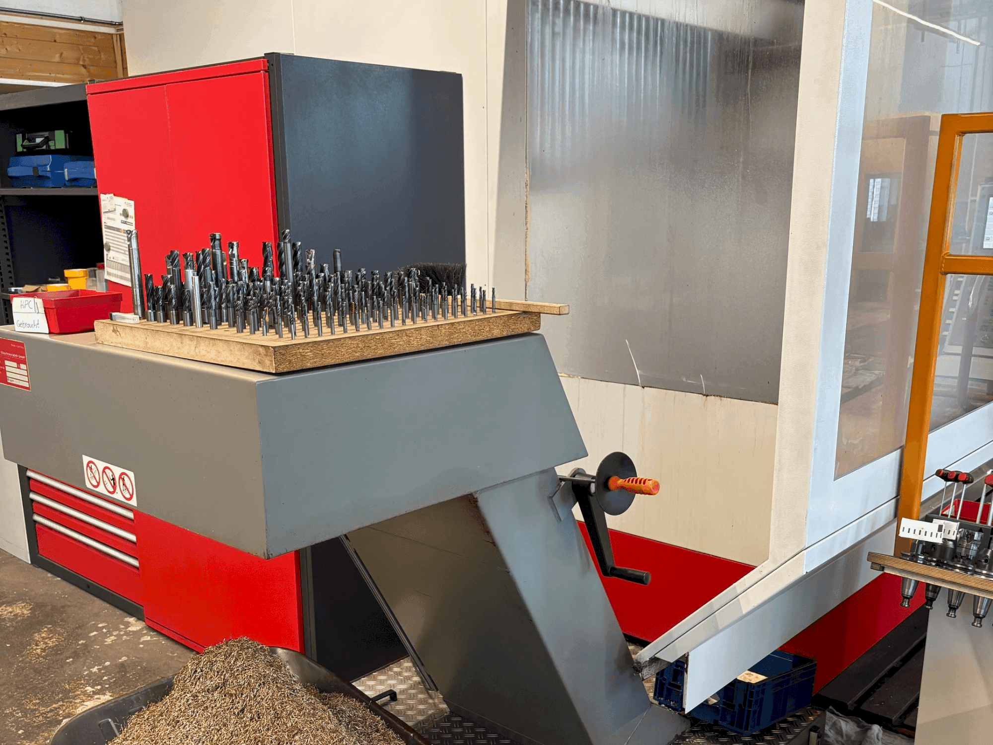 Vista frontale della macchina HERMLE U1130