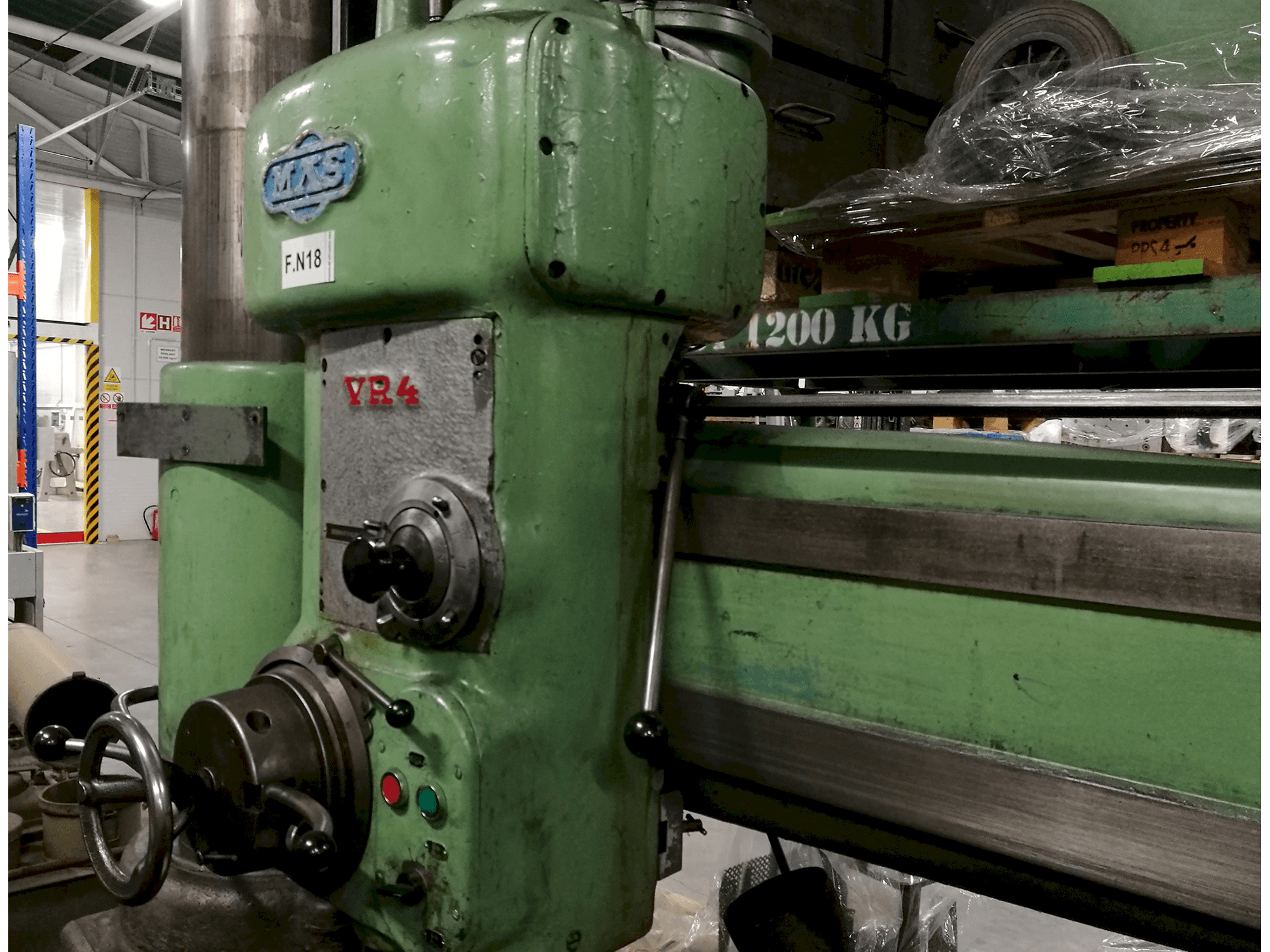 Vista lato sinistro della macchina KOVOSVIT MAS VR 4