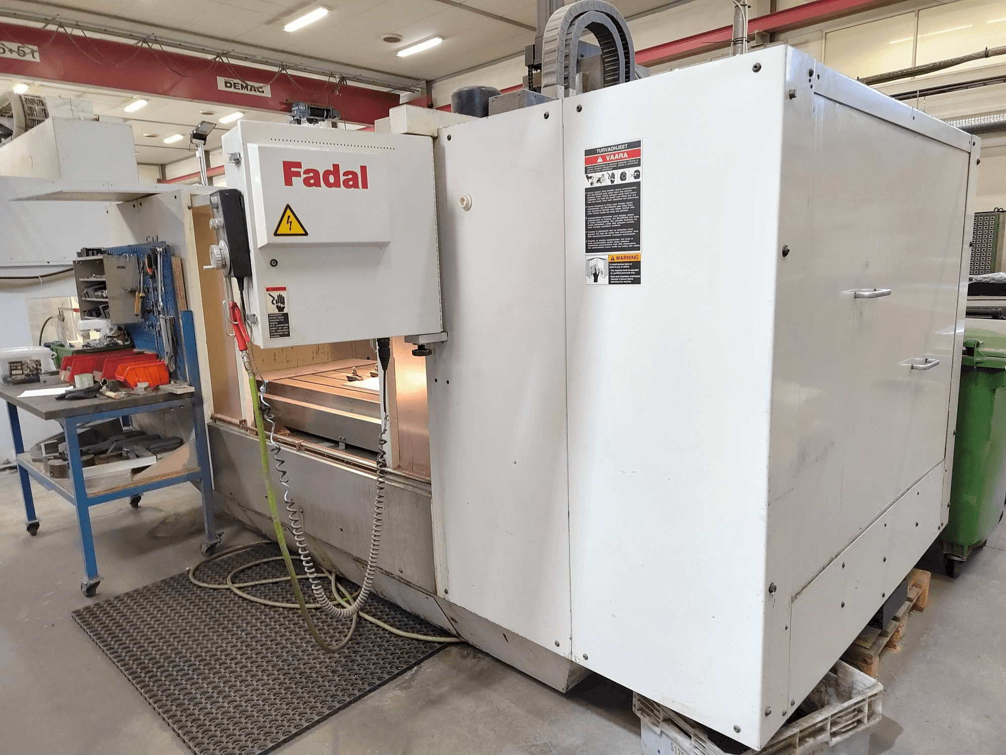 Vista frontale della macchina FADAL VMC 6030HT