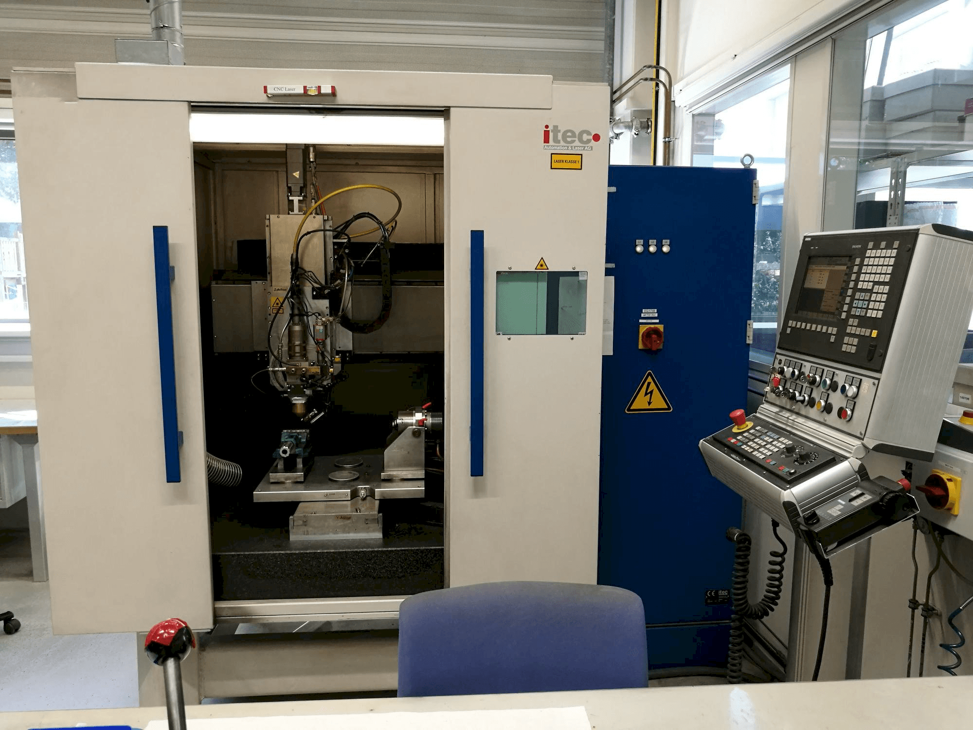 Vista frontale della macchina ITEC vmaxS