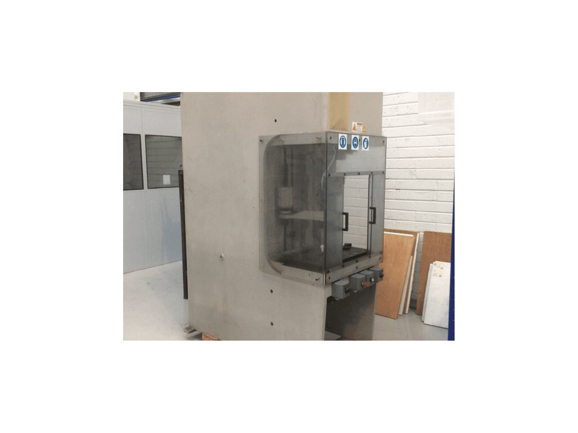 Vista frontale della macchina ABEX Dension FN50-30H-0592E