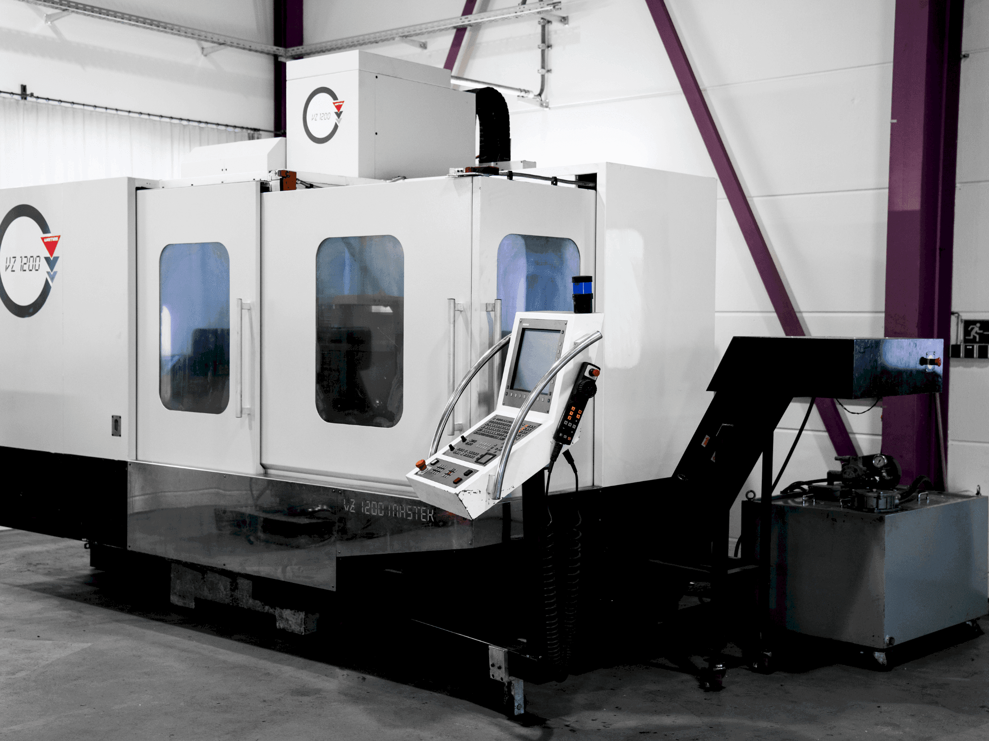 Vista frontale della macchina WEMAS VZ 1200