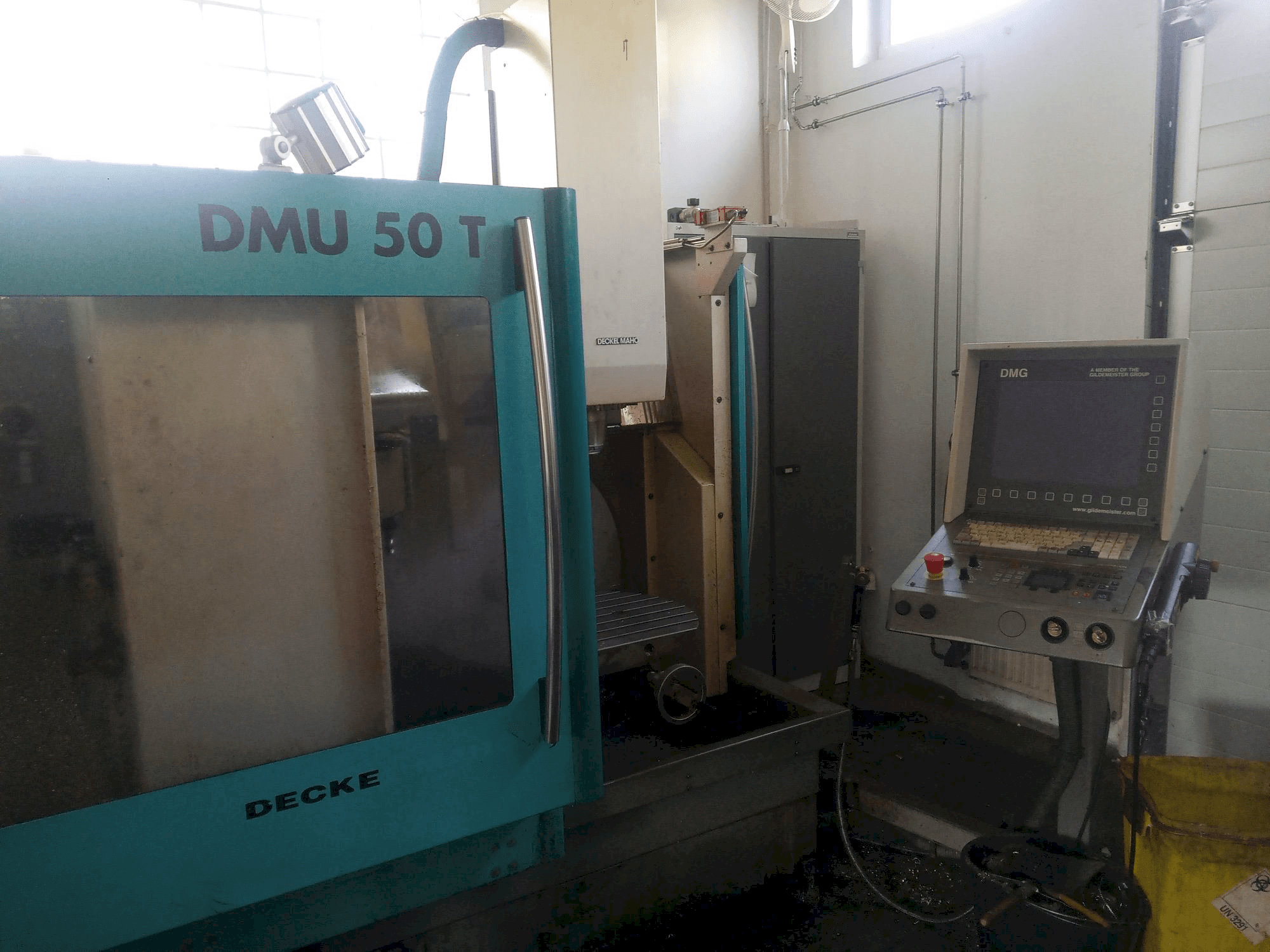 Vista frontale della macchina DECKEL MAHO DMU 50 T