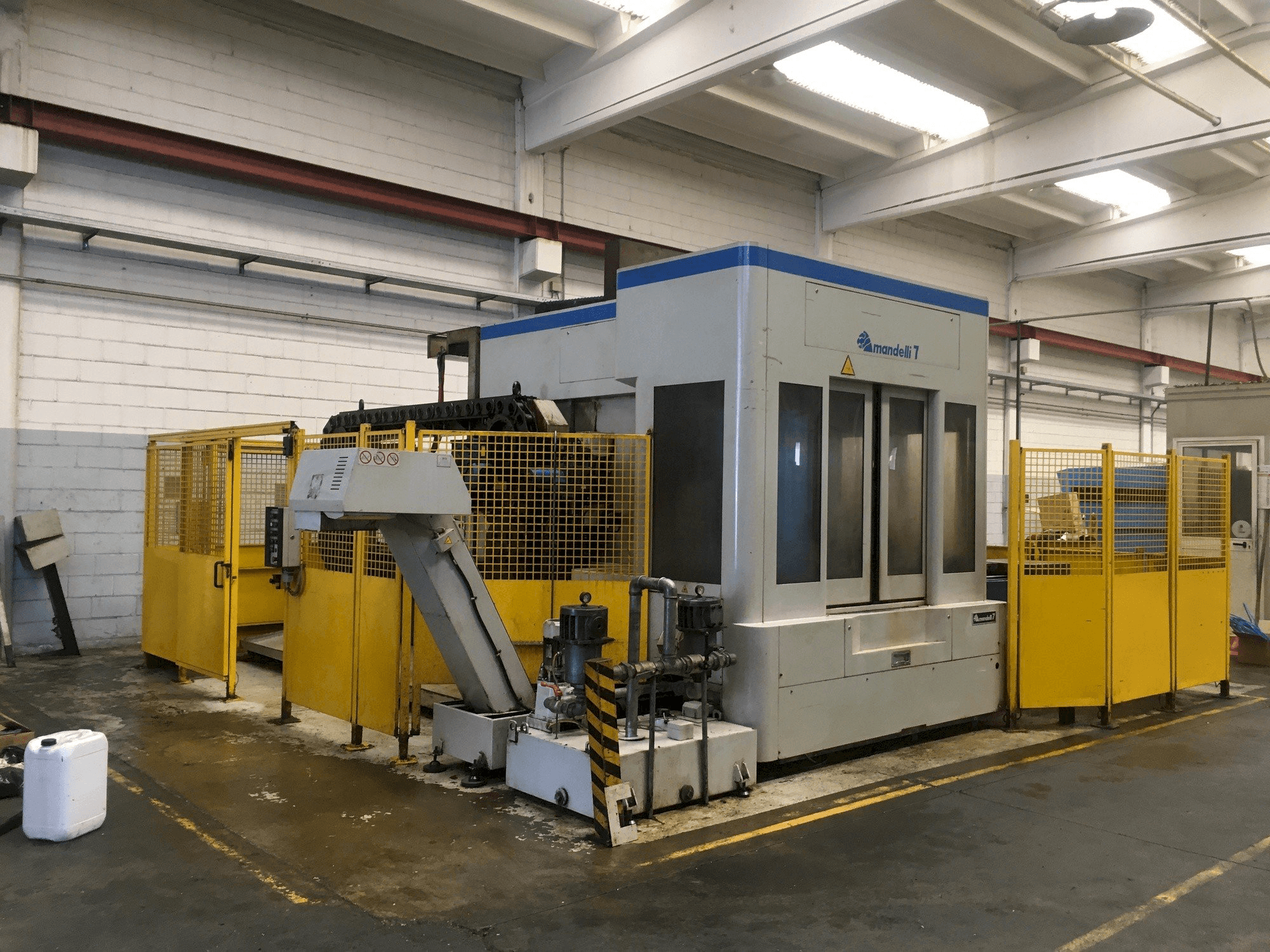 Vista frontale della macchina Mandelli Type 7