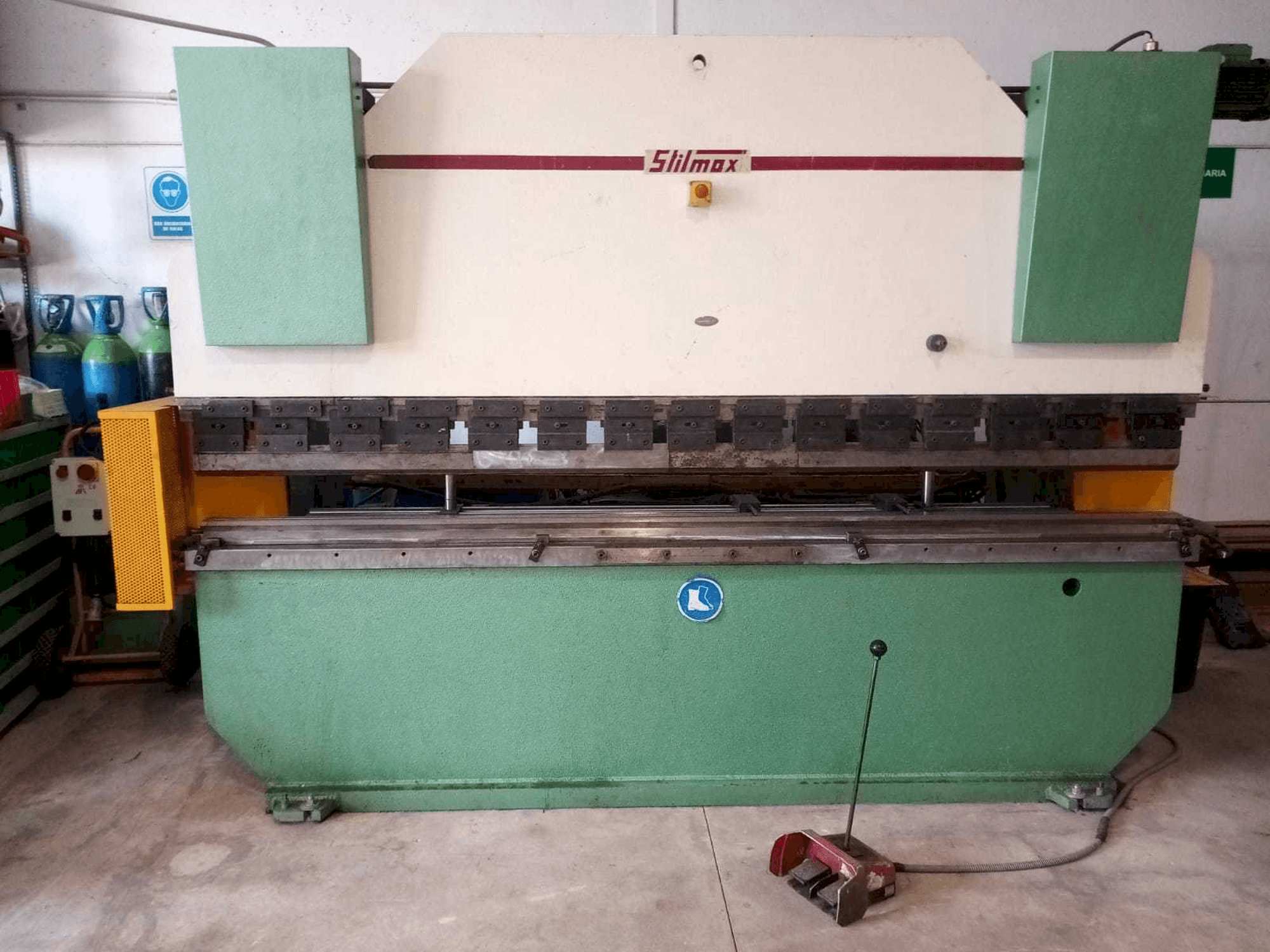 Vista frontale della macchina STILMAX 3100