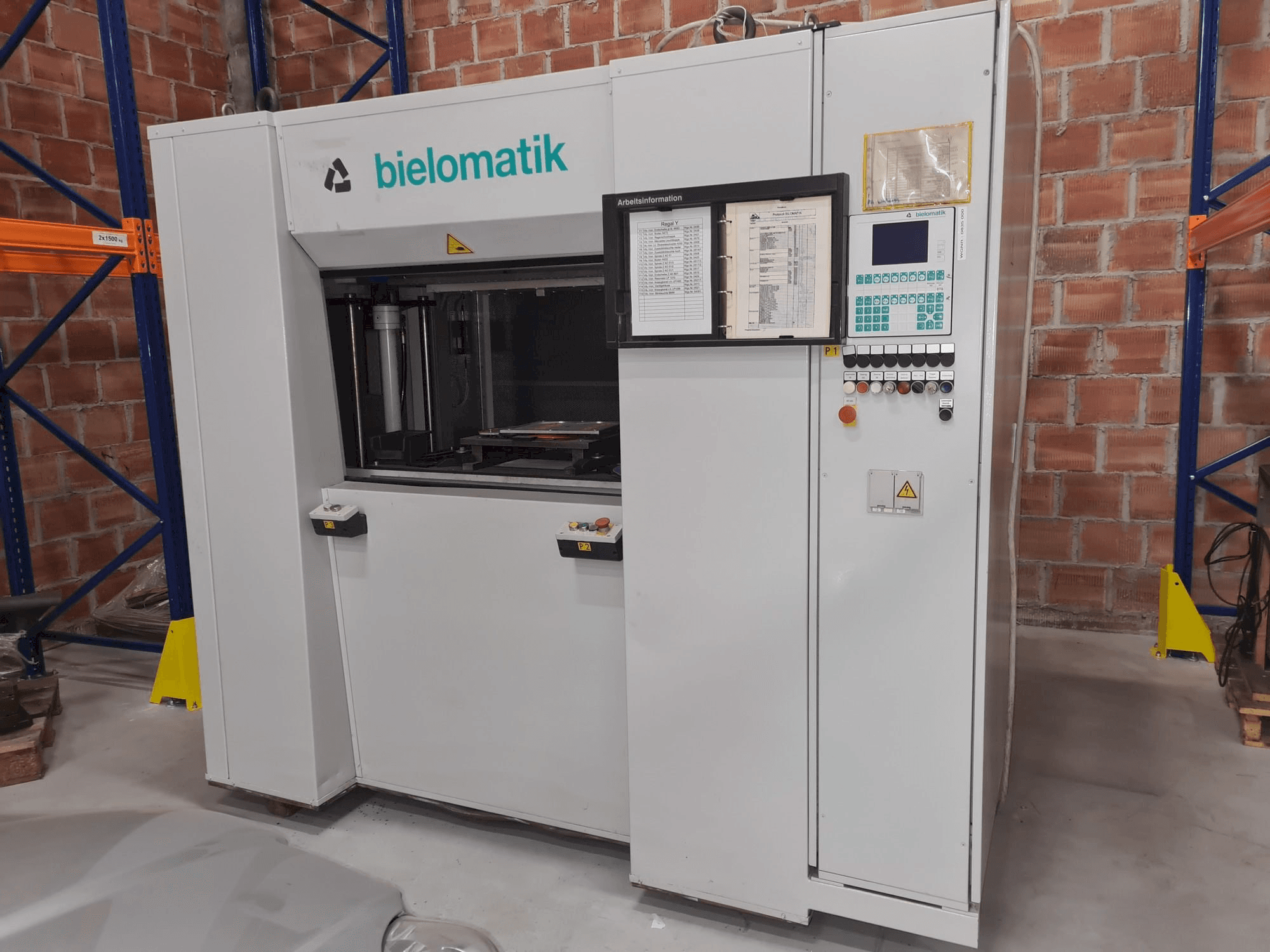 Vista frontale della macchina bielomatik K3215
