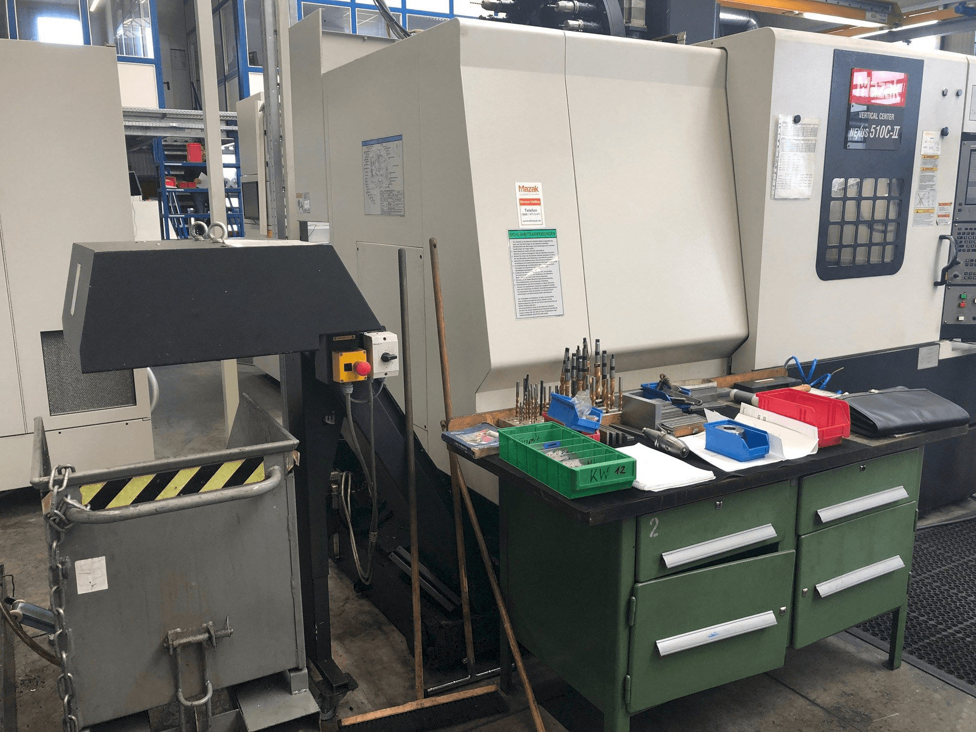 Vista frontale della macchina Mazak Nexus 510C-II