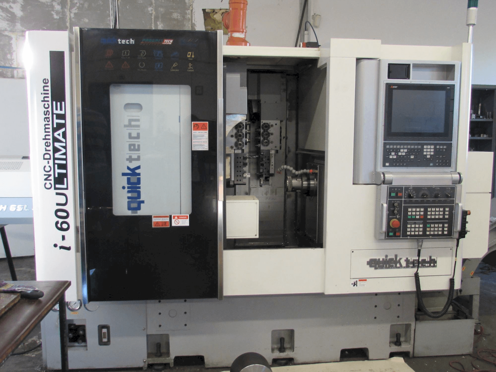 Vista frontale della macchina Quick-Tech I-60U