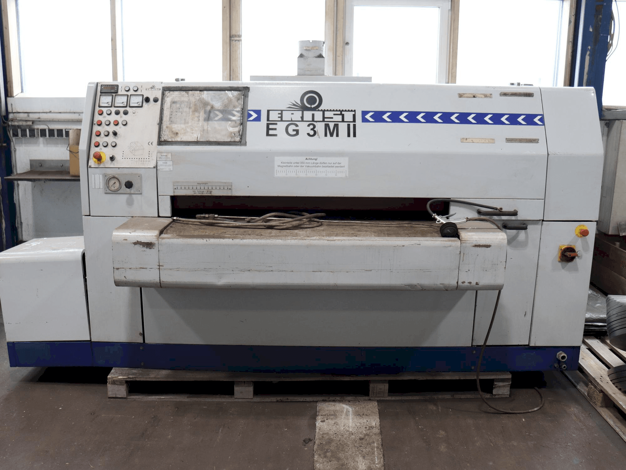 Vista frontale della macchina ERNST EG3M II